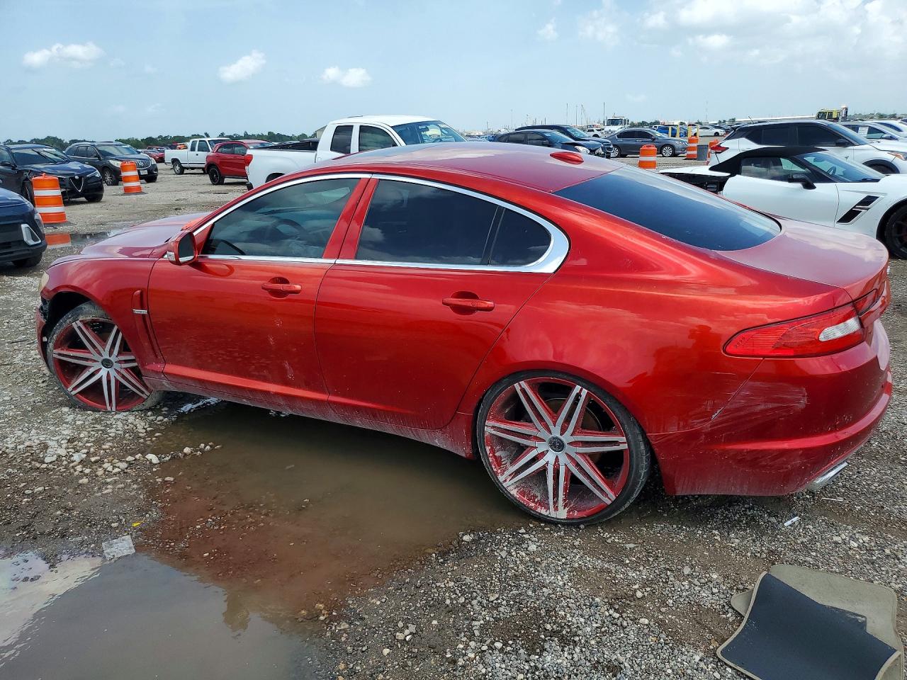 2009 Jaguar Xf Premium Luxury Красный vin: SAJWA06B89HR24394