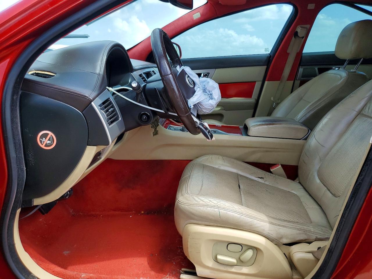 2009 Jaguar Xf Premium Luxury Красный vin: SAJWA06B89HR24394