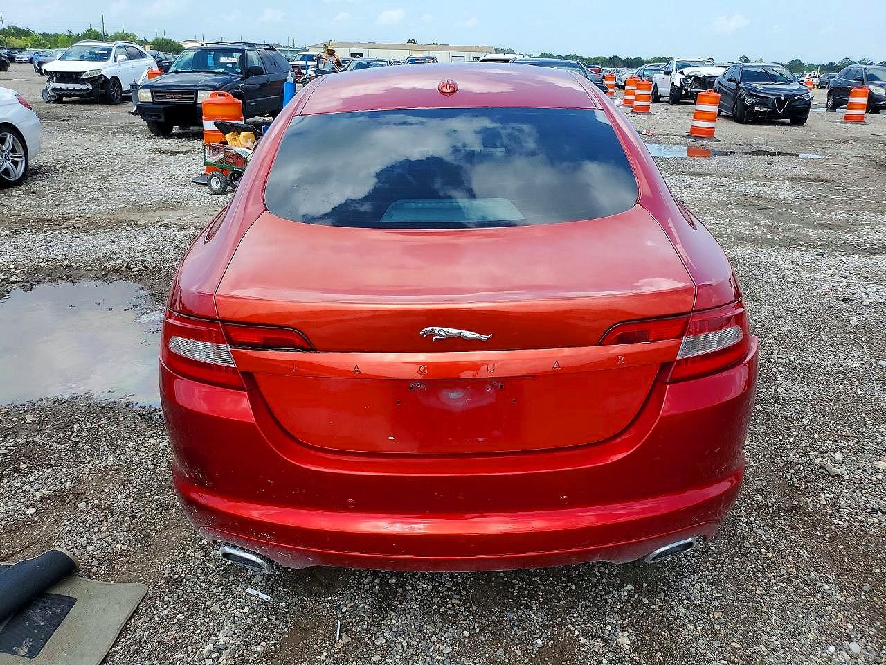 2009 Jaguar Xf Premium Luxury Красный vin: SAJWA06B89HR24394