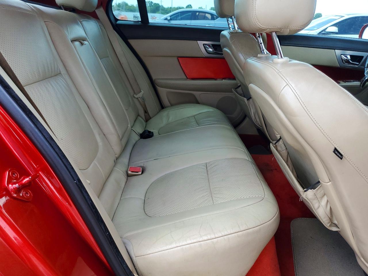 2009 Jaguar Xf Premium Luxury Красный vin: SAJWA06B89HR24394