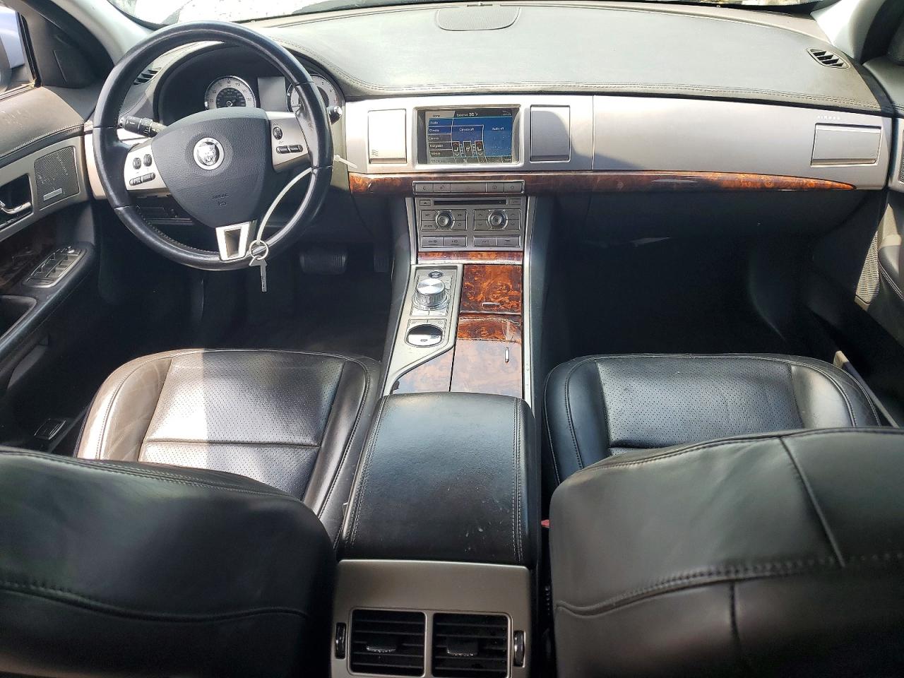 2009 Jaguar Xf Blue vin: SAJWA06B99HR08334