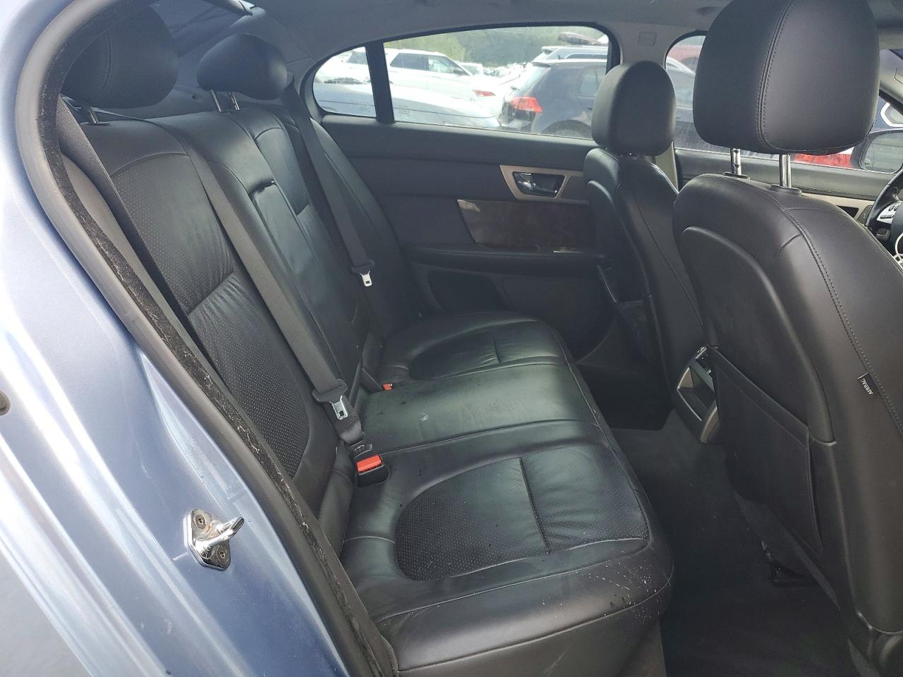 2009 Jaguar Xf Blue vin: SAJWA06B99HR08334