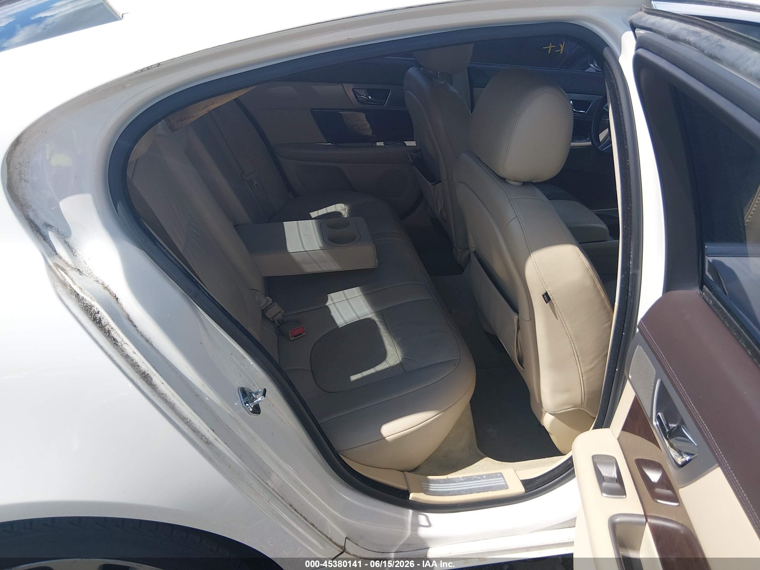 2009 Jaguar Xf Premium Luxury Cream vin: SAJWA06B99HR32214
