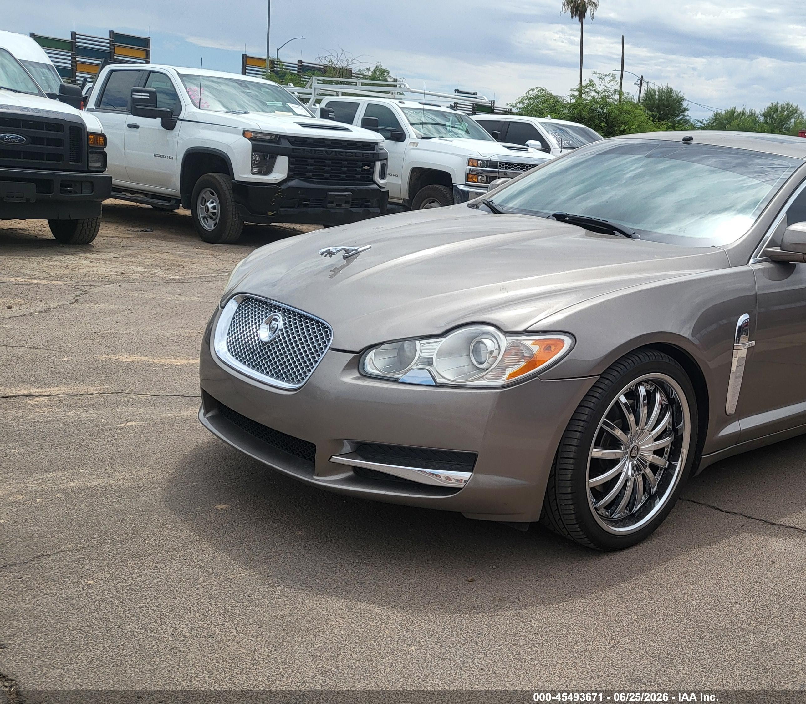 2009 Jaguar Xf Premium Luxury Gray vin: SAJWA06BX9HR27166