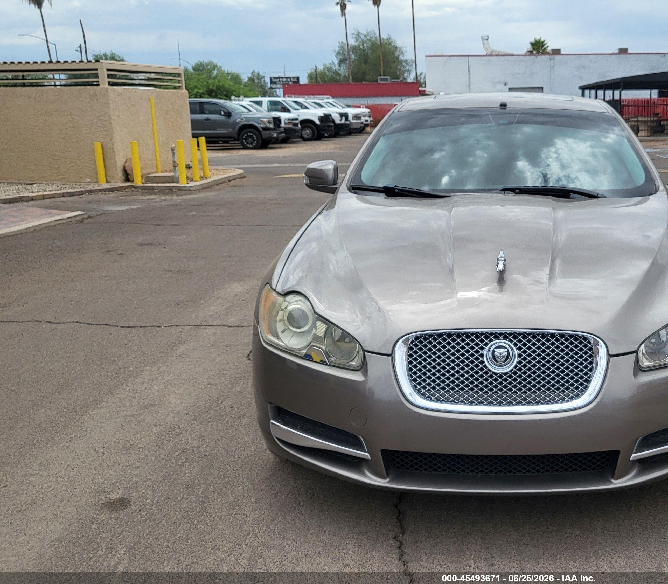 2009 Jaguar Xf Premium Luxury Gray vin: SAJWA06BX9HR27166