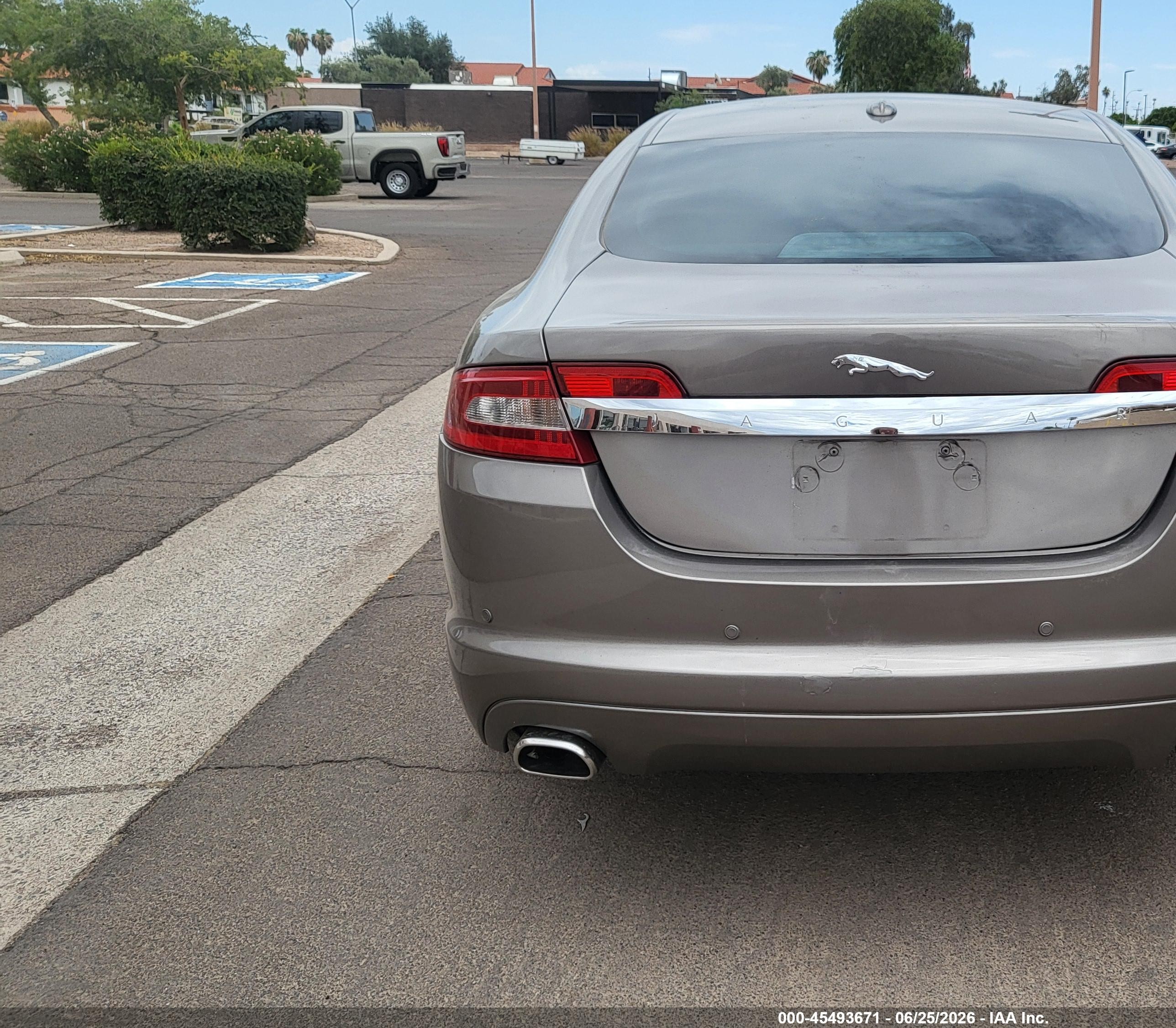 2009 Jaguar Xf Premium Luxury Gray vin: SAJWA06BX9HR27166