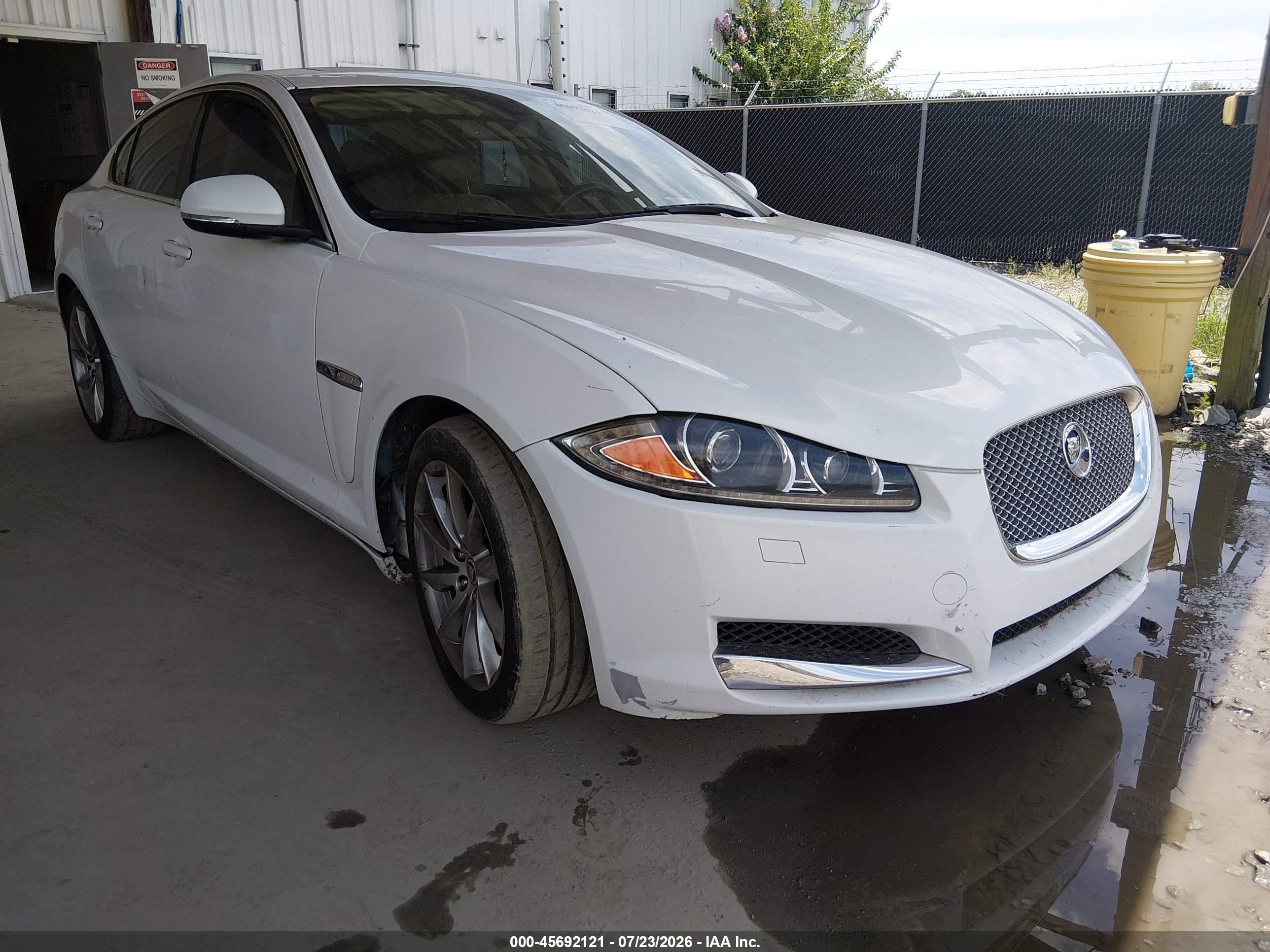 2013 Jaguar Xf I4 T White vin: SAJWA0ES0DPS73374
