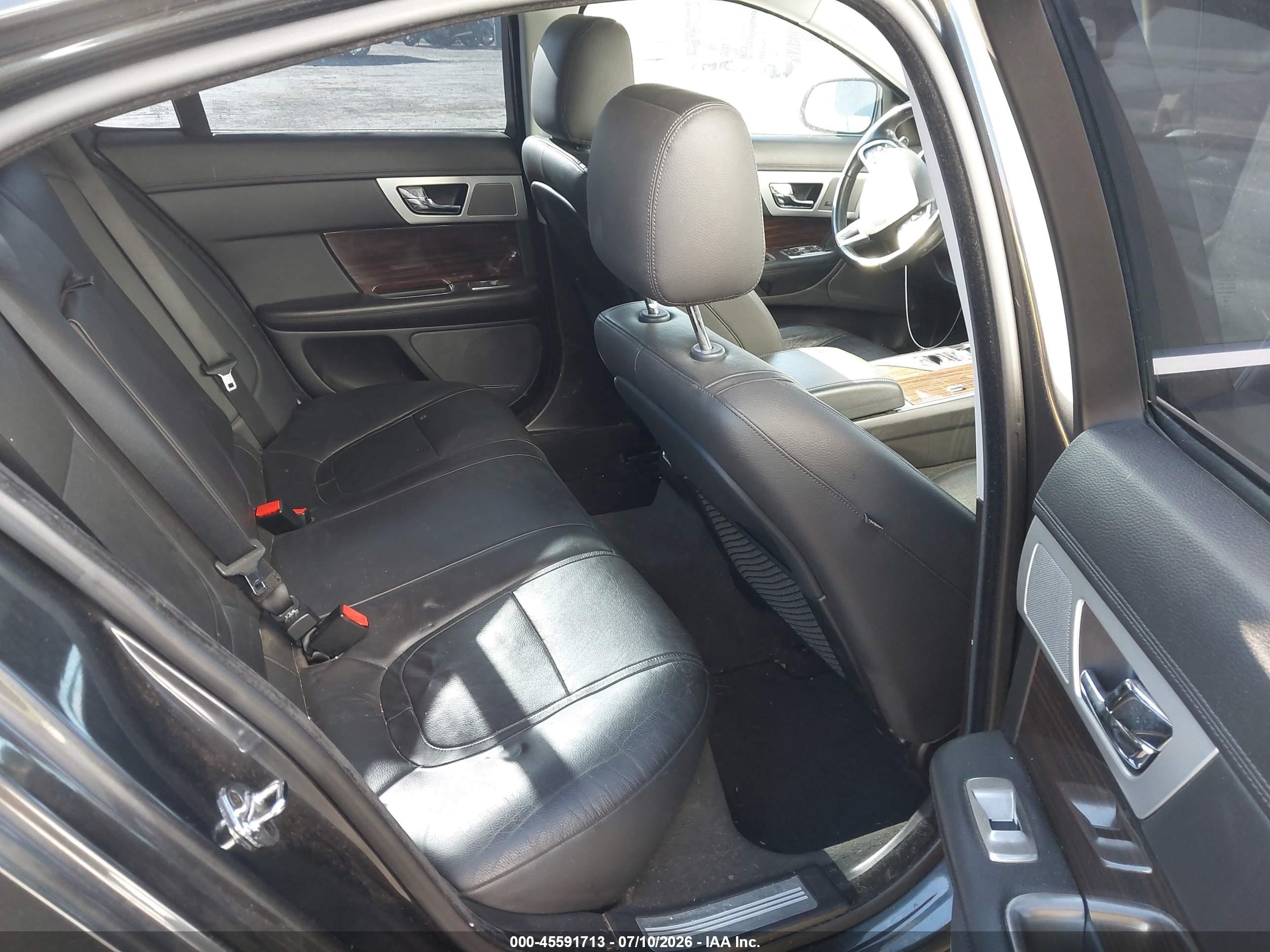 2013 Jaguar Xf I4 T Gray vin: SAJWA0ES2DPS70637