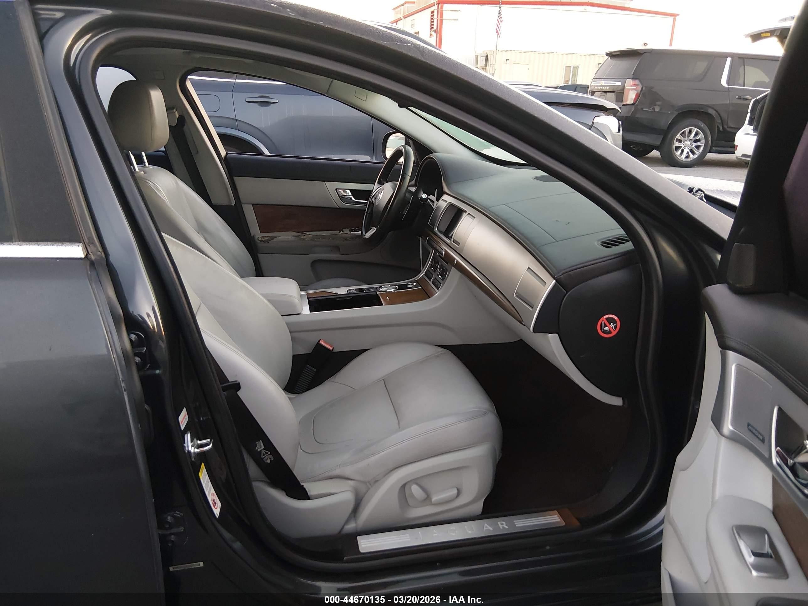 2013 Jaguar Xf I4 T Gray vin: SAJWA0ES3DPS63907