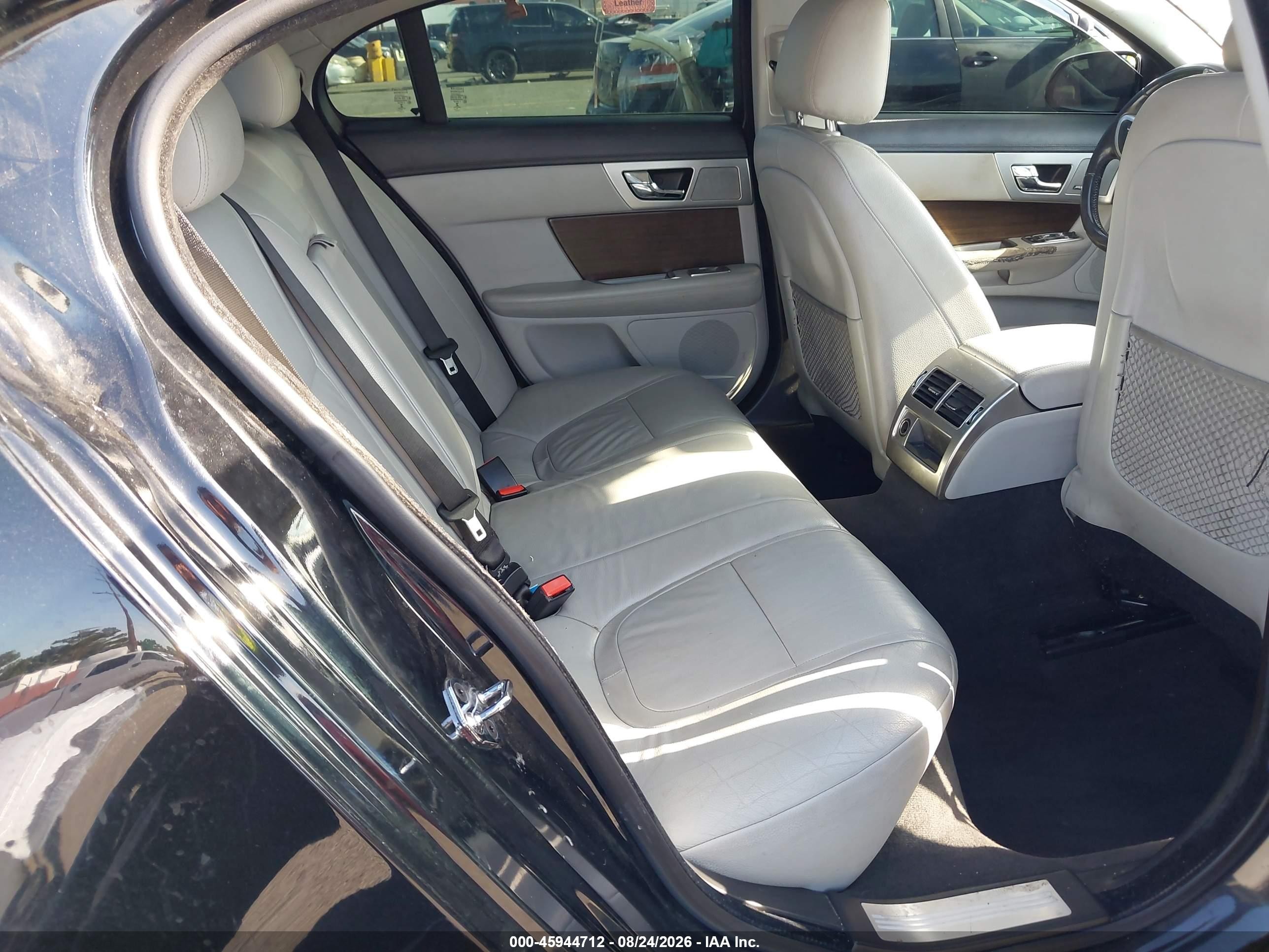 2013 Jaguar Xf I4 T Black vin: SAJWA0ES3DPS68363