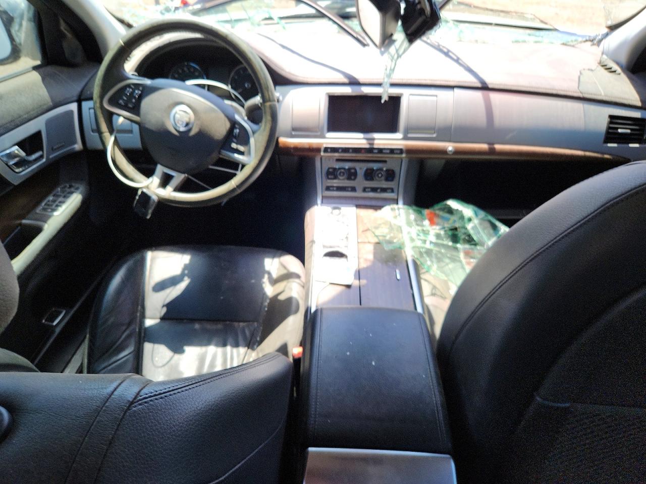 2013 Jaguar Xf Серебряный vin: SAJWA0ES3DPS73384