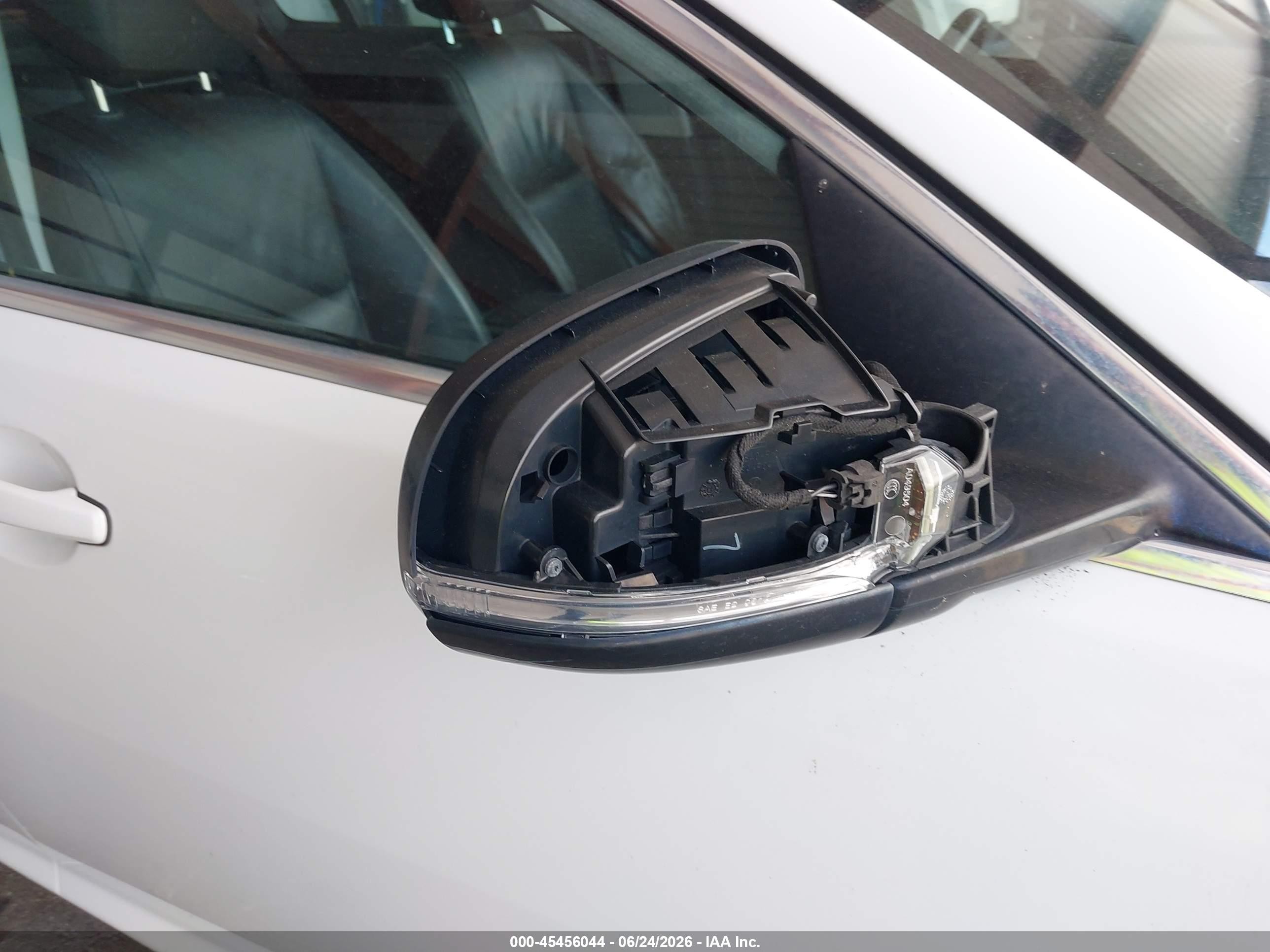 2014 Jaguar Xf I4 T White vin: SAJWA0ES3EPU18974