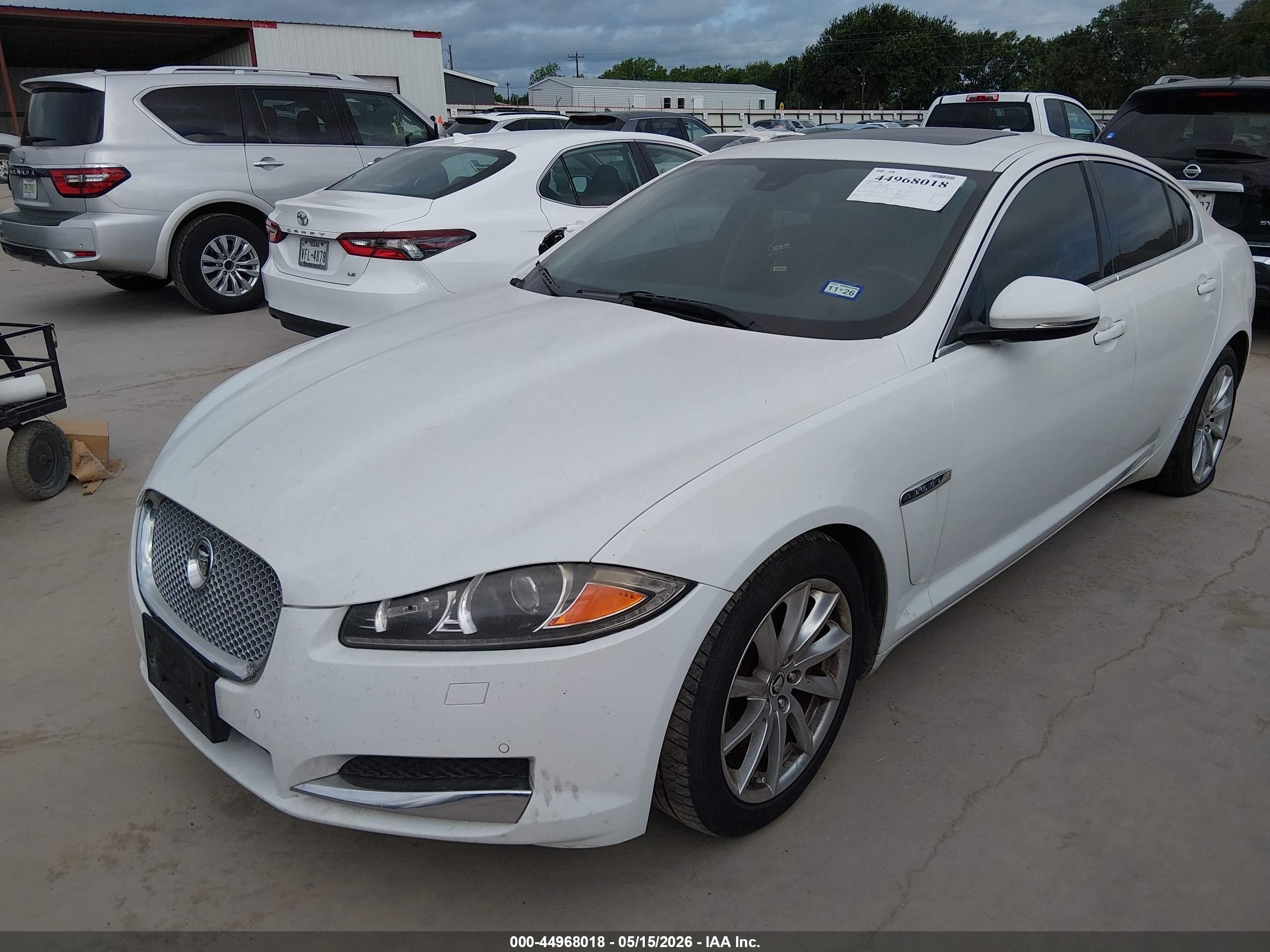 2013 Jaguar Xf I4 T White vin: SAJWA0ES4DPS78979