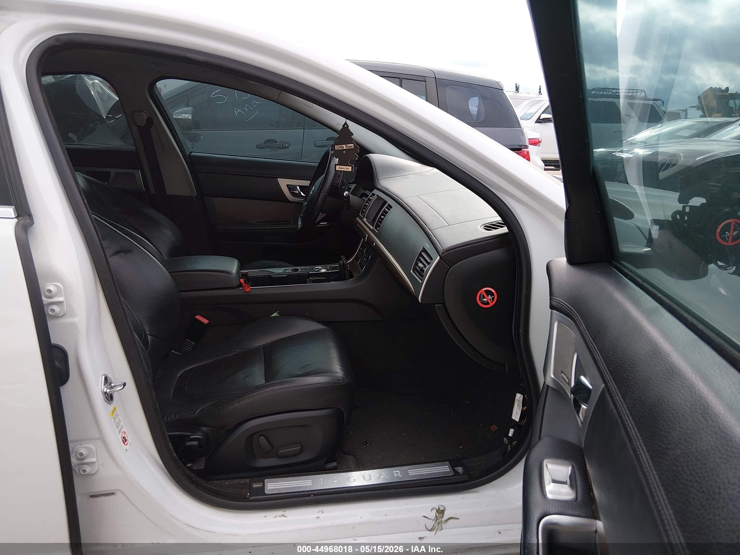 2013 Jaguar Xf I4 T White vin: SAJWA0ES4DPS78979