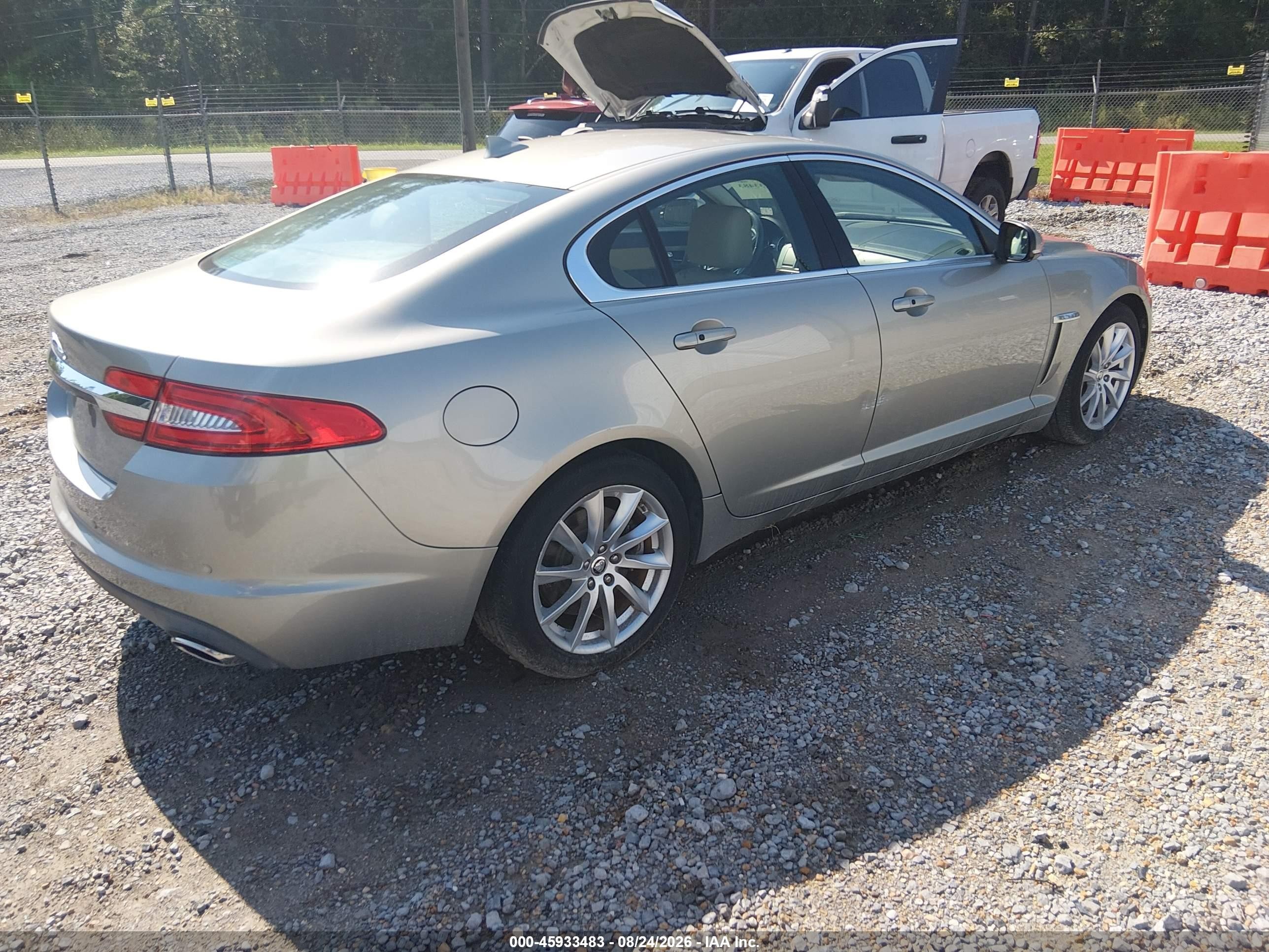 2013 Jaguar Xf I4 T Кремовый vin: SAJWA0ES4DPS99380