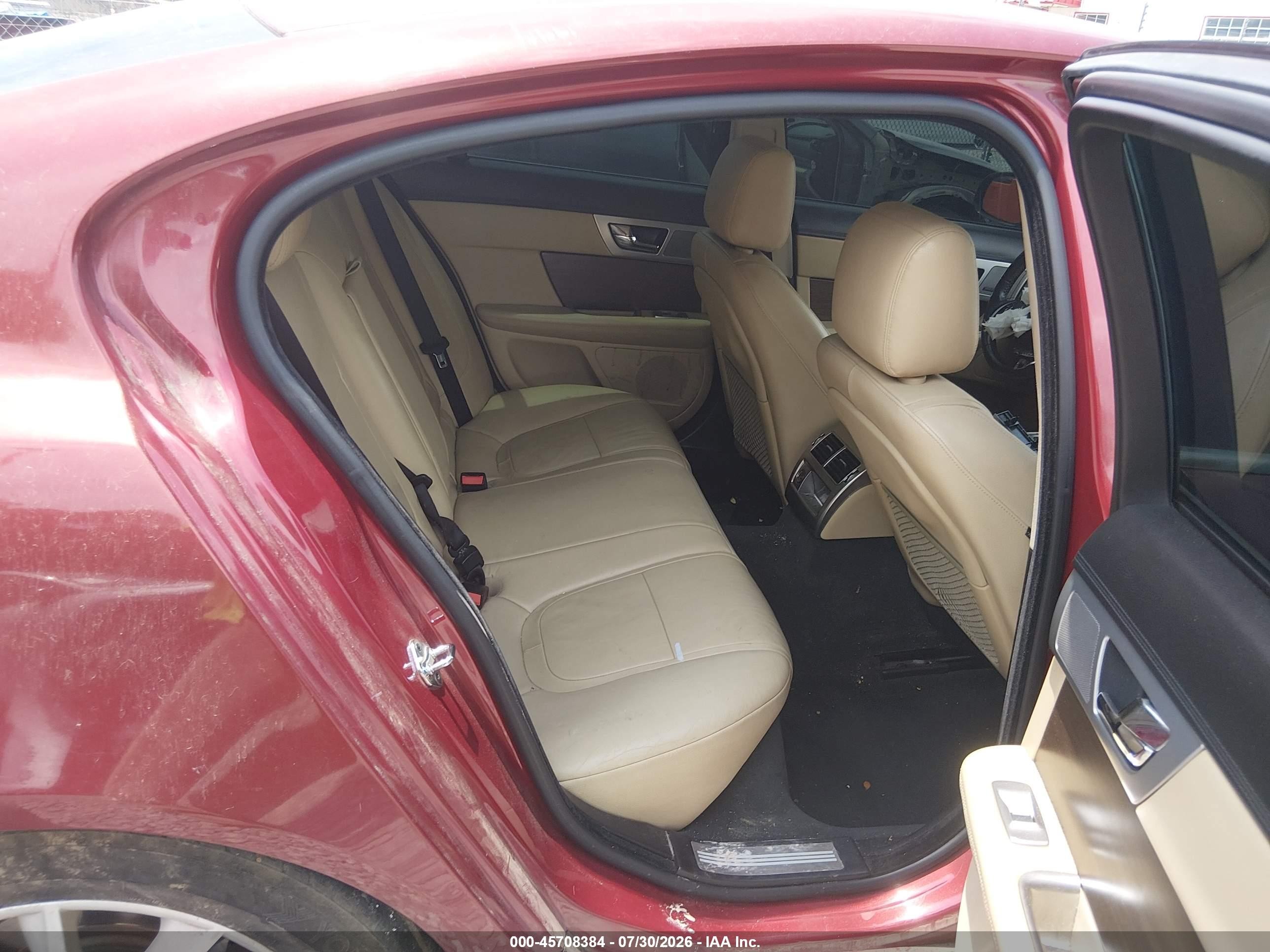 2013 Jaguar Xf I4 T Красный vin: SAJWA0ES4DPU08730