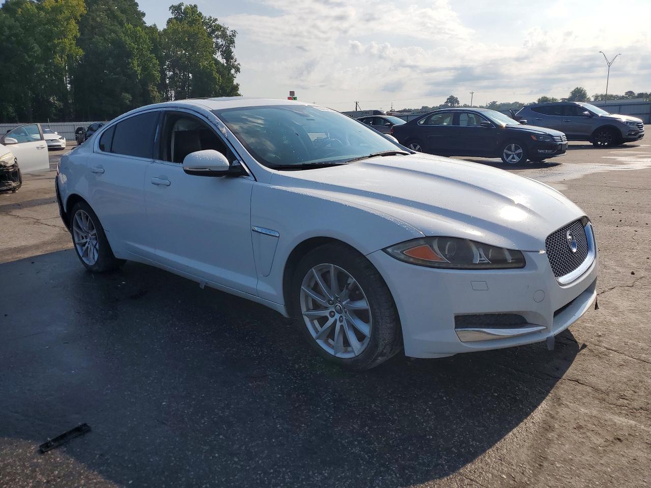 2013 Jaguar Xf Белый vin: SAJWA0ES6DPS76294
