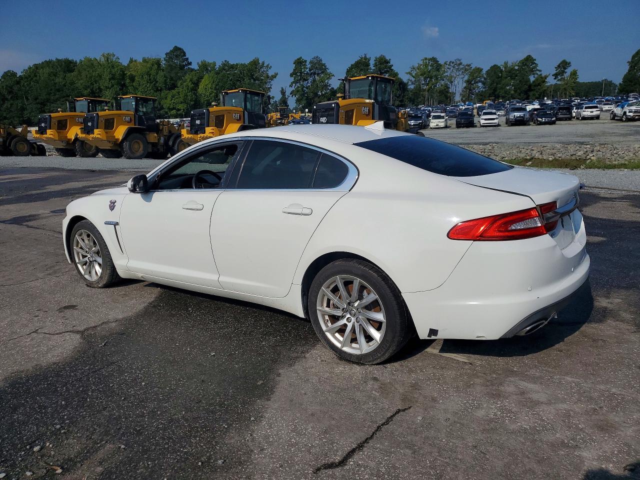 2013 Jaguar Xf Белый vin: SAJWA0ES6DPS76294