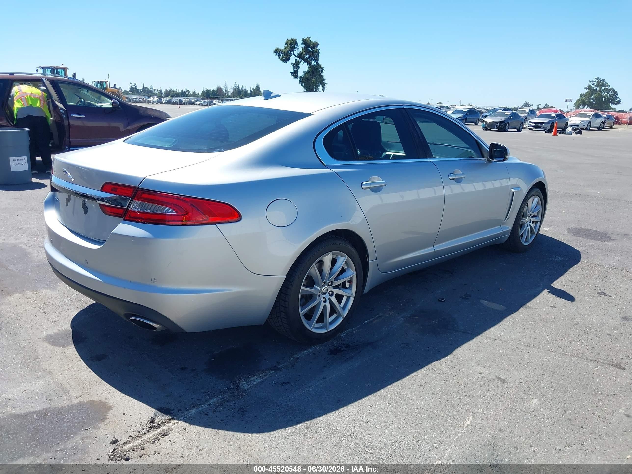 2013 Jaguar Xf I4 T Silver vin: SAJWA0ES6DPU00693