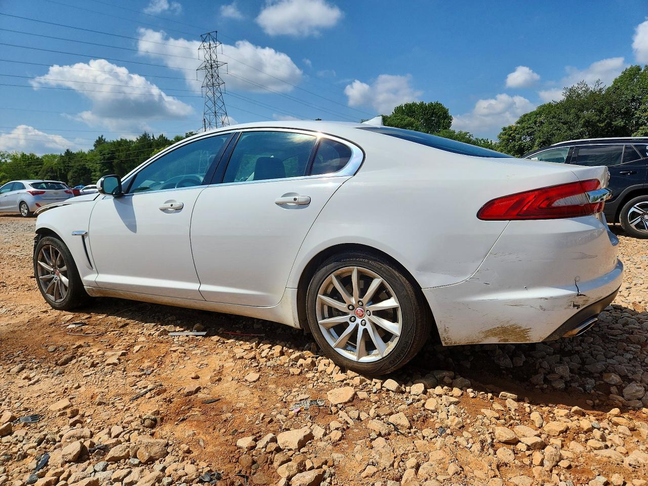 2014 Jaguar Xf White vin: SAJWA0ES7EPU20808