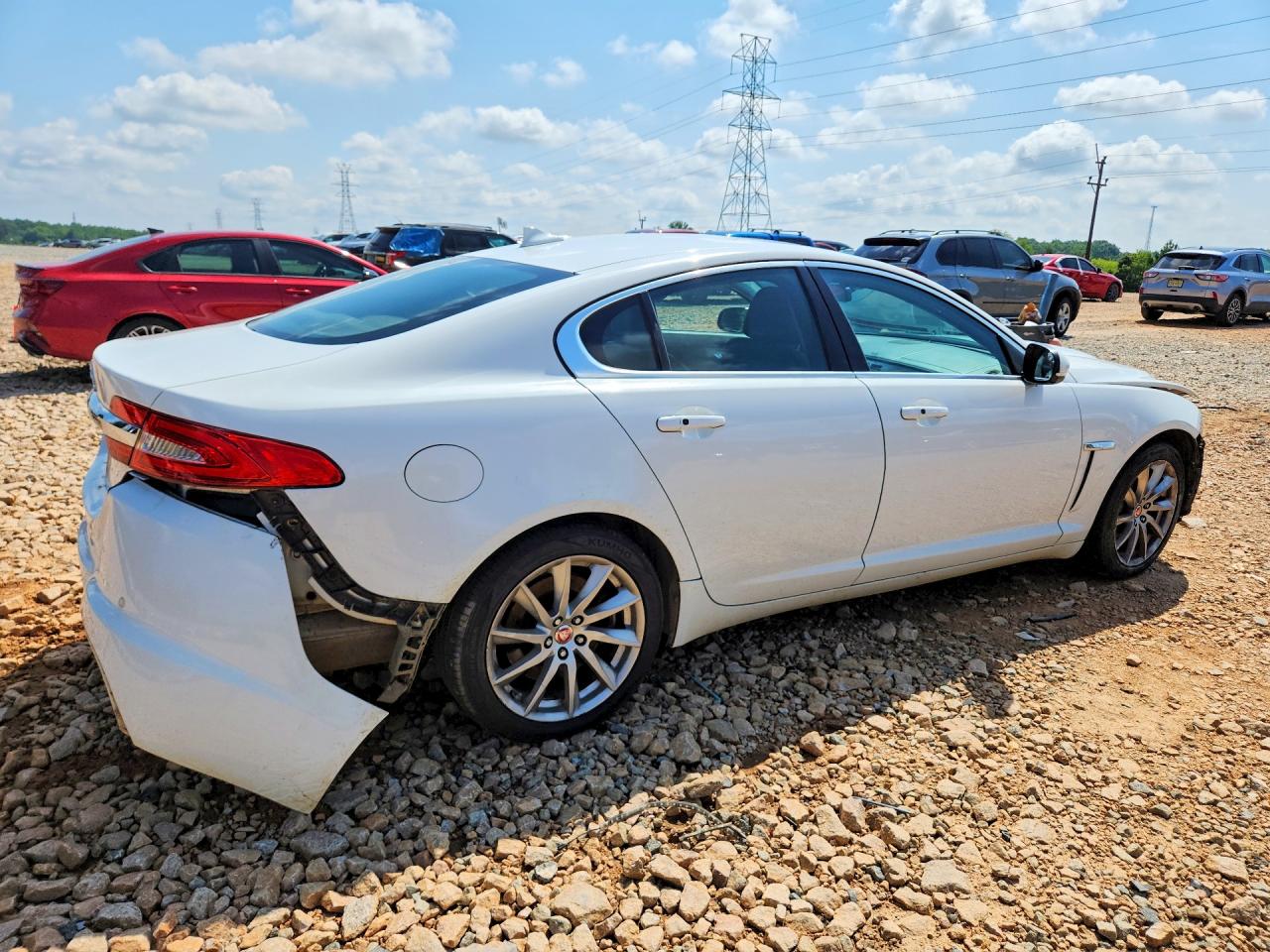 2014 Jaguar Xf White vin: SAJWA0ES7EPU20808