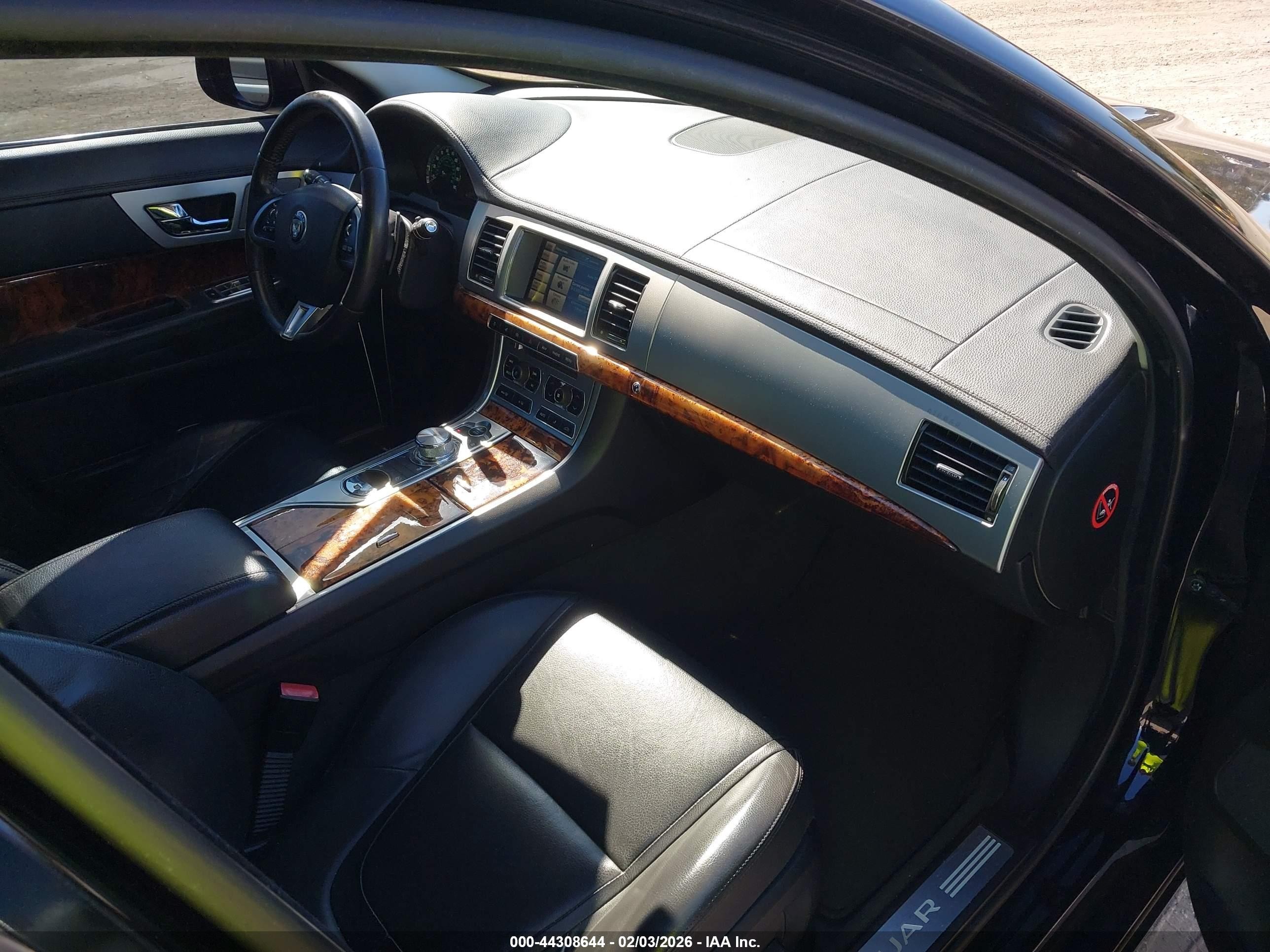 2014 Jaguar Xf V6 Sc Black vin: SAJWA0EX1E8U18140