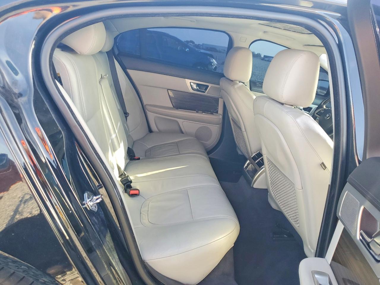 2014 Jaguar Xf Black vin: SAJWA0EXXE8U30805