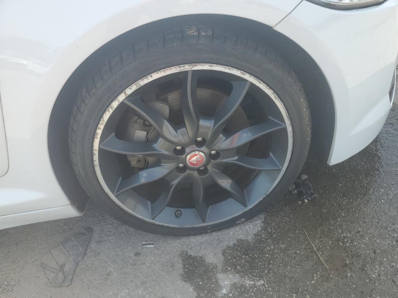 2015 Jaguar Xf 3.0 Sport White vin: SAJWA0F73F8U86438 Damage: Right Front Wheel, Curb Rash, 11 To 12 Inches
