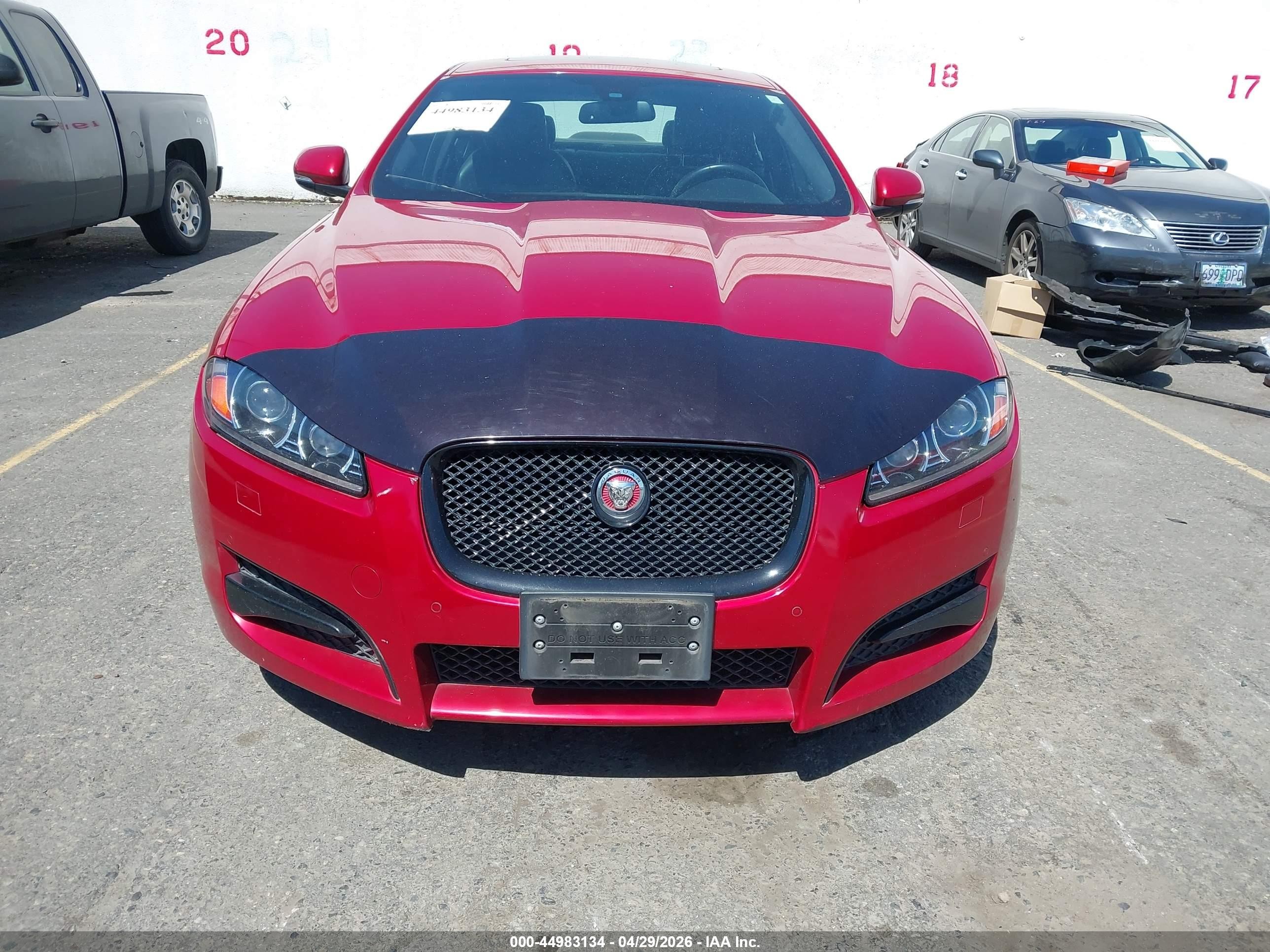 2015 Jaguar Xf 3.0 Portfolio/3.0 Sport Красный vin: SAJWA0F75F8U52176