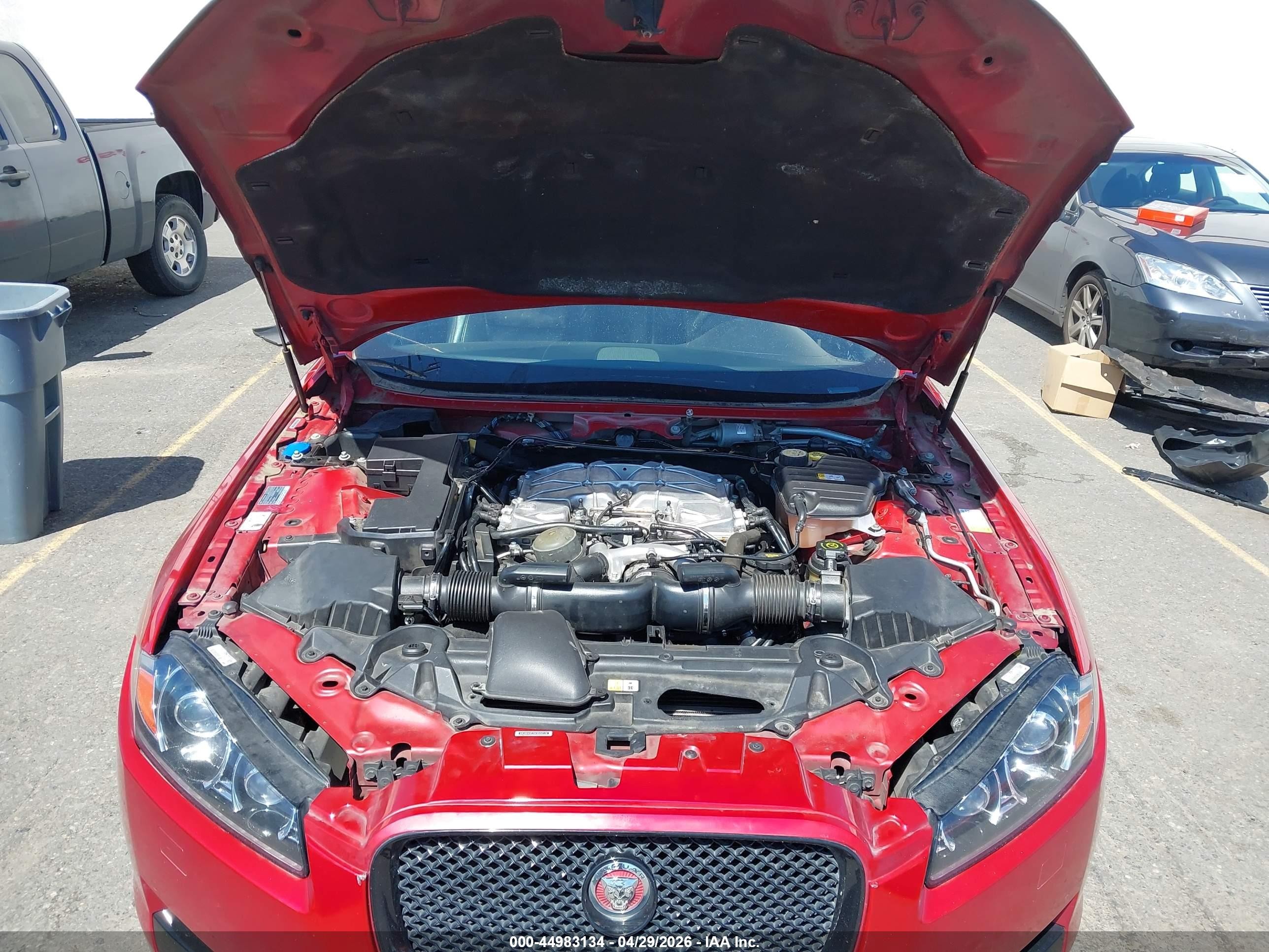 2015 Jaguar Xf 3.0 Portfolio/3.0 Sport Красный vin: SAJWA0F75F8U52176