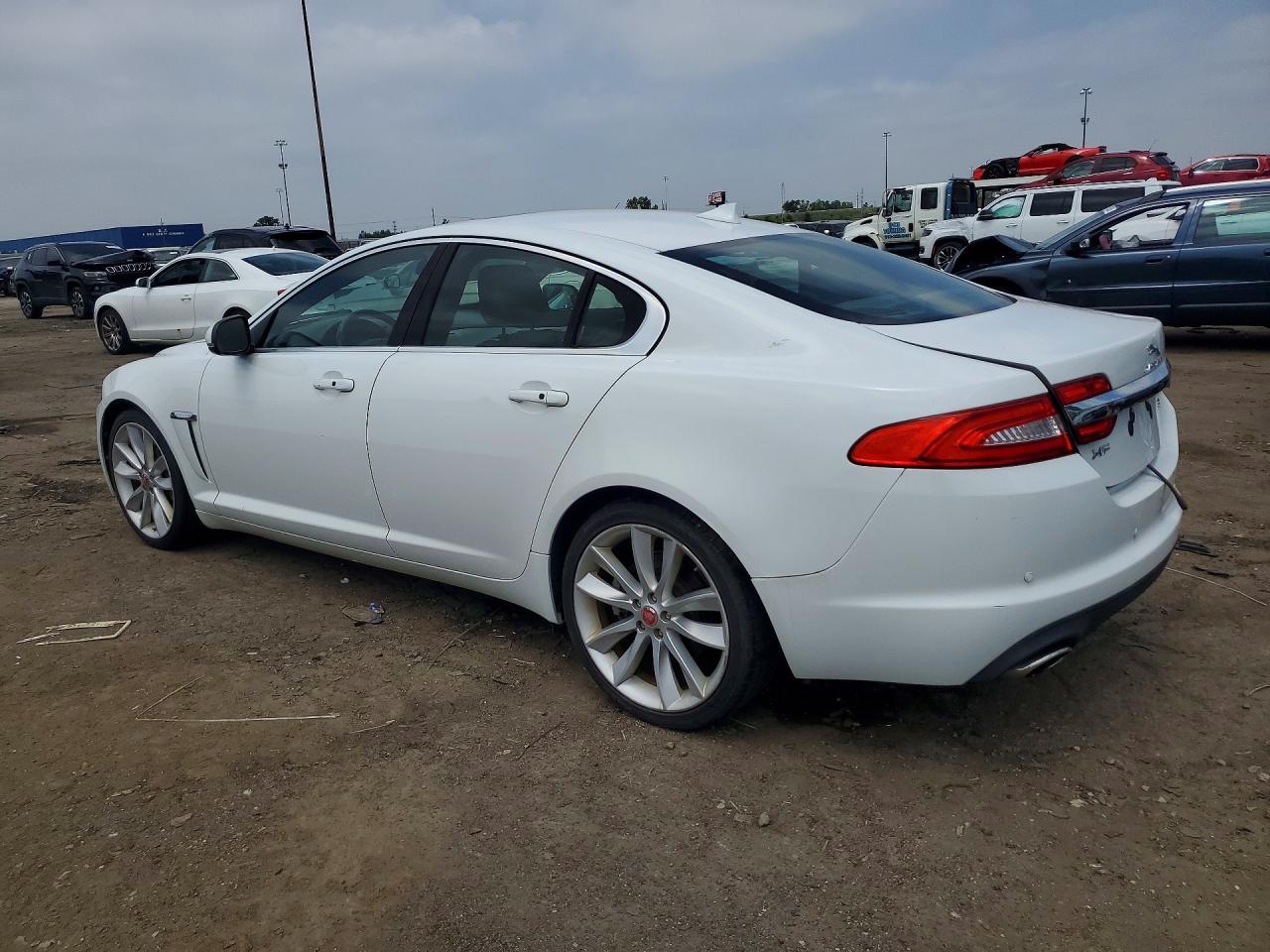 2015 Jaguar Xf 3.0 Sport Белый vin: SAJWA0F78F8U53919