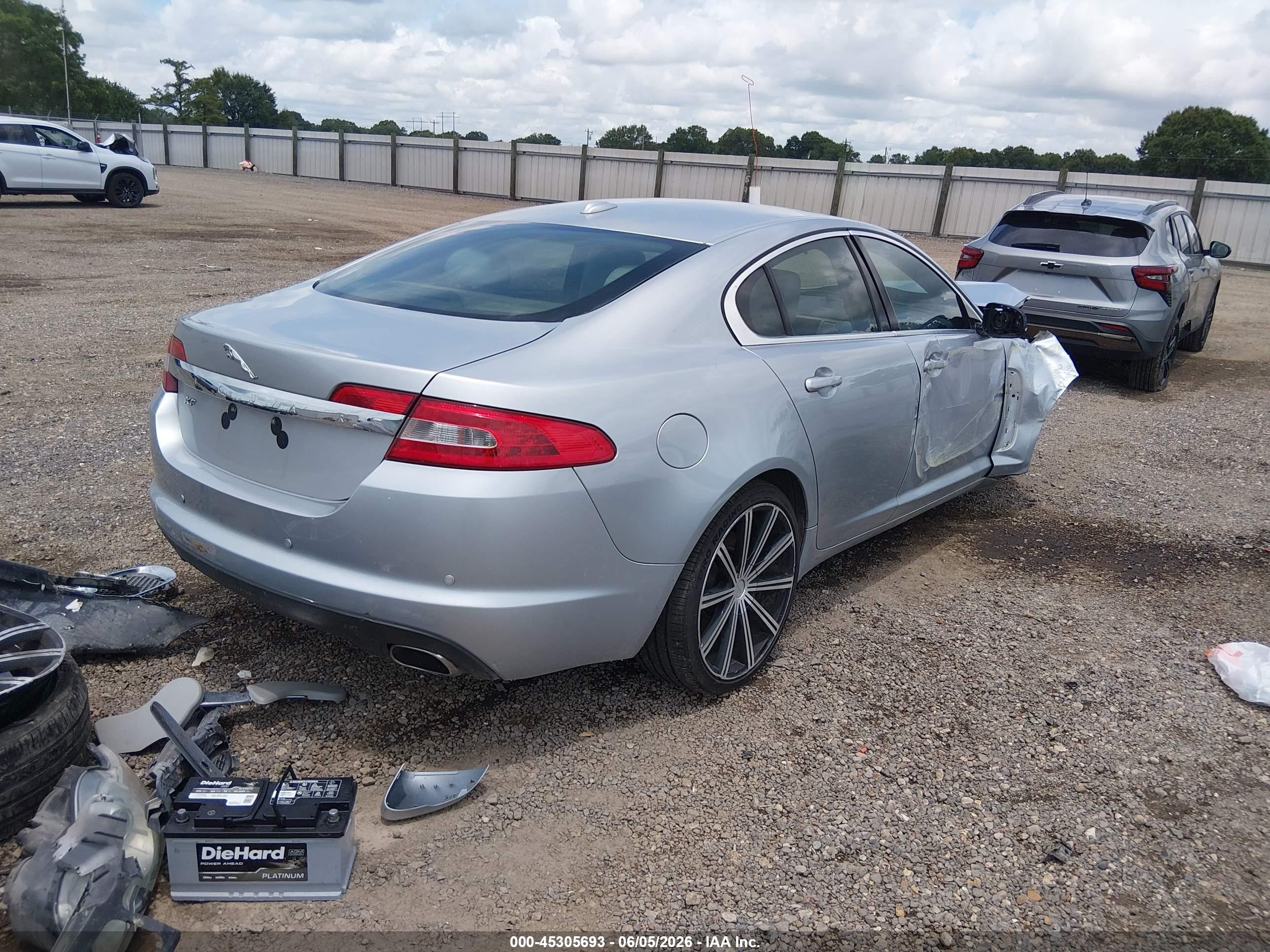 2010 Jaguar Xf   Silver vin: SAJWA0FA0AHR63640