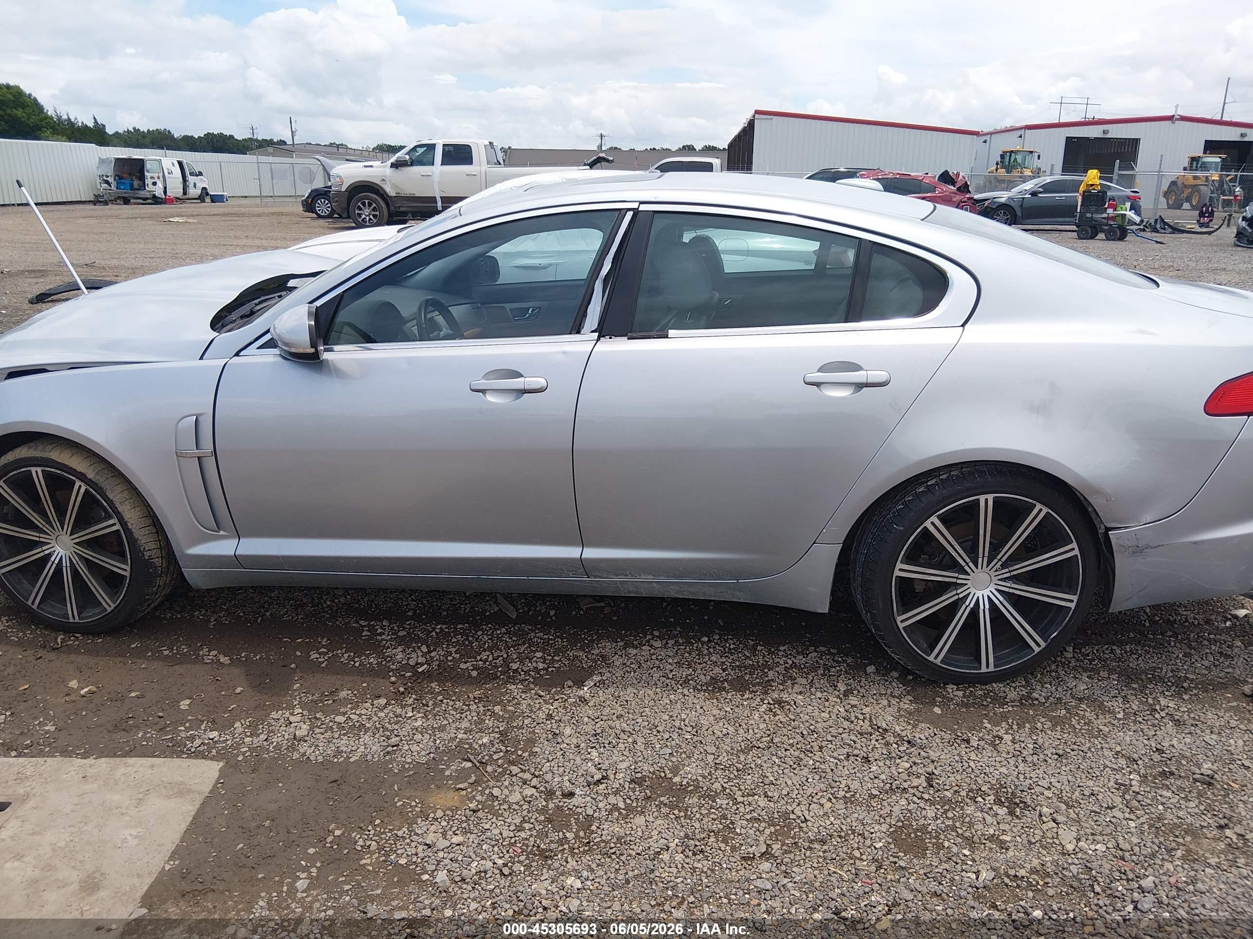 2010 Jaguar Xf   Silver vin: SAJWA0FA0AHR63640