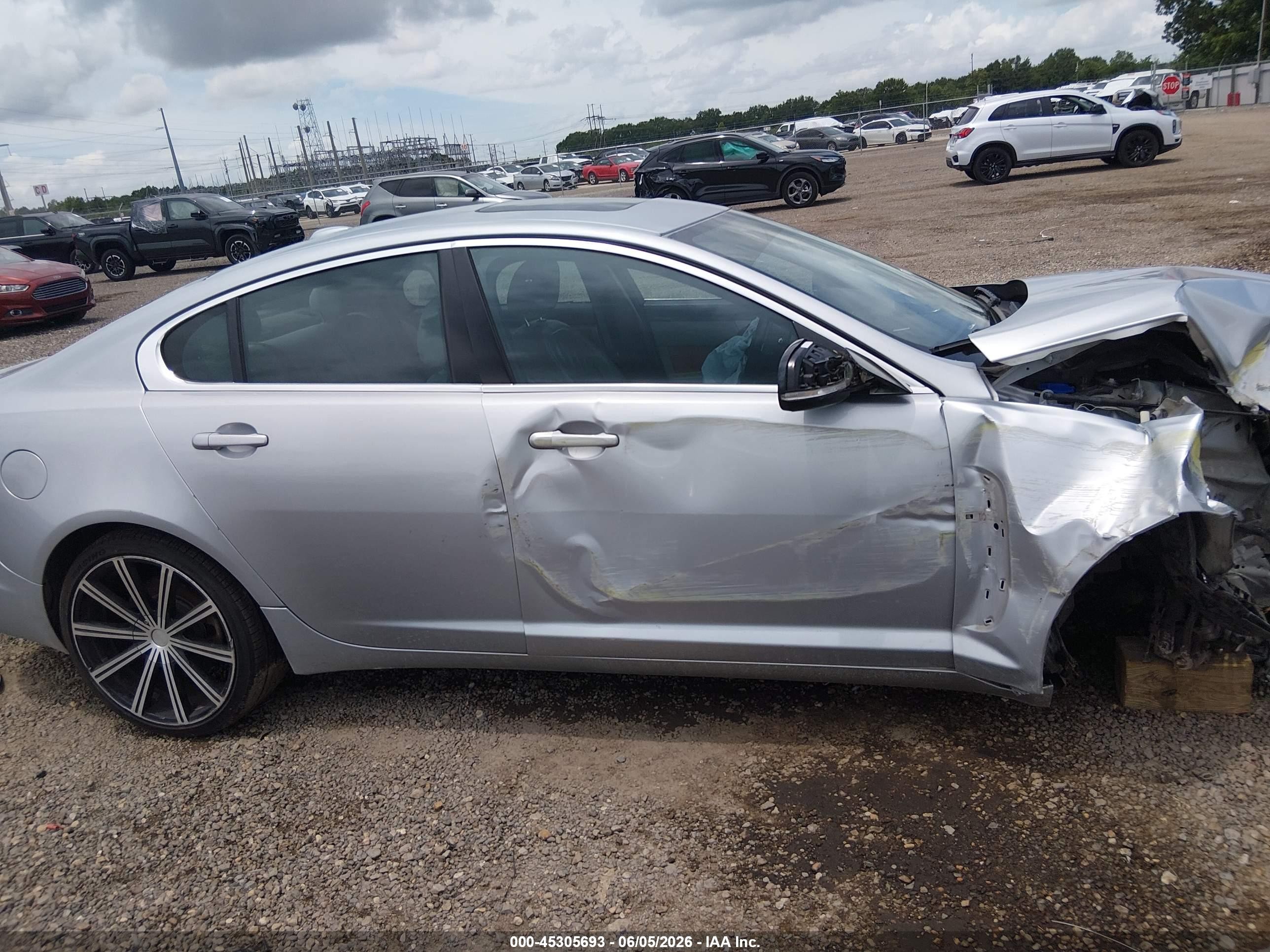 2010 Jaguar Xf   Silver vin: SAJWA0FA0AHR63640