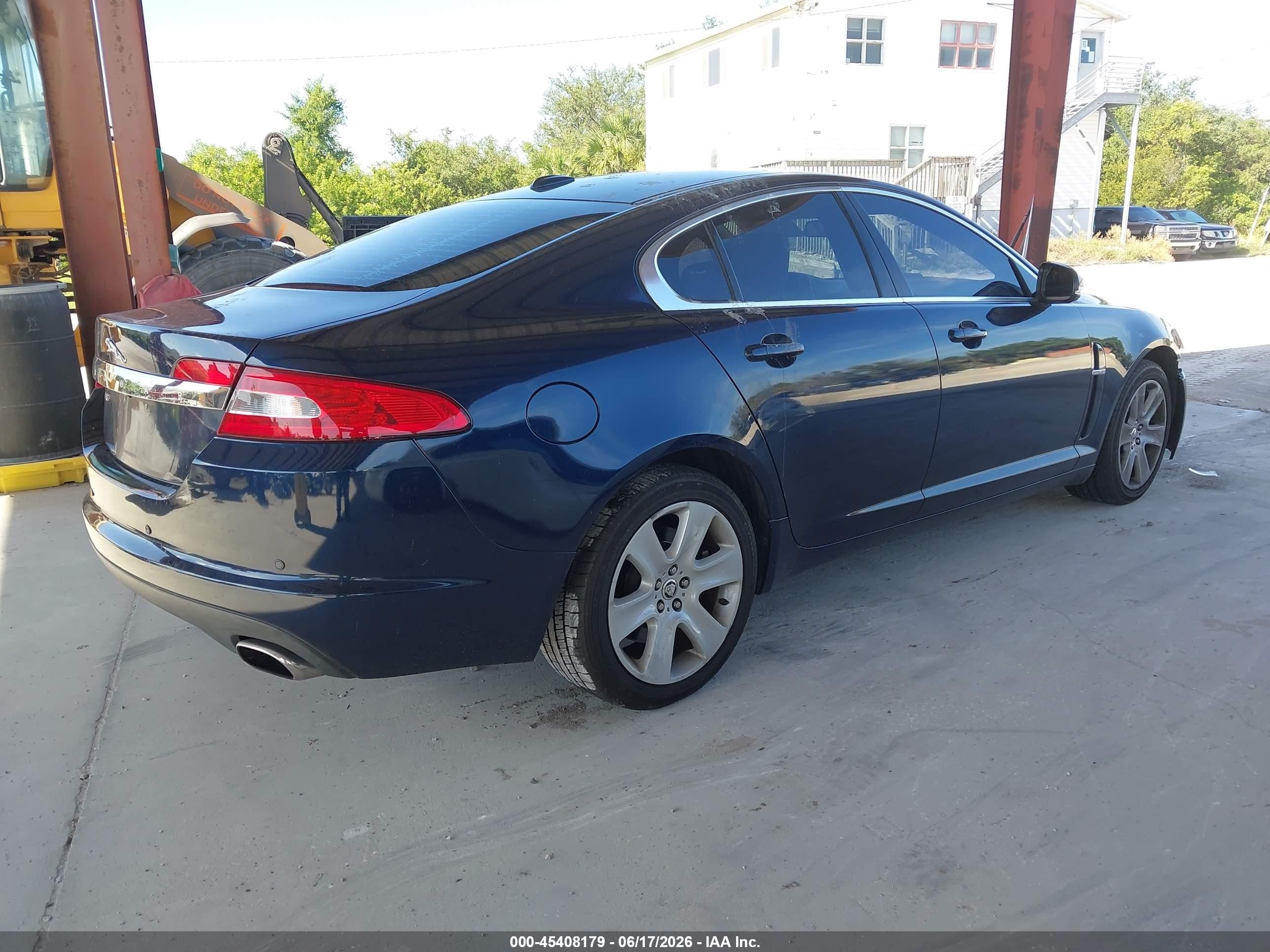 2010 Jaguar Xf   Blue vin: SAJWA0FA2AHR52851