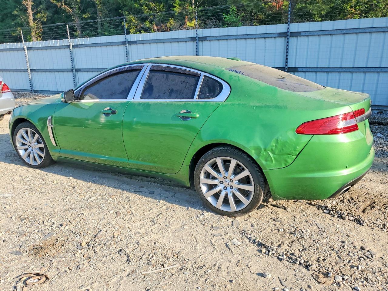 2010 Jaguar Xf Luxury Green vin: SAJWA0FA5AHR54741