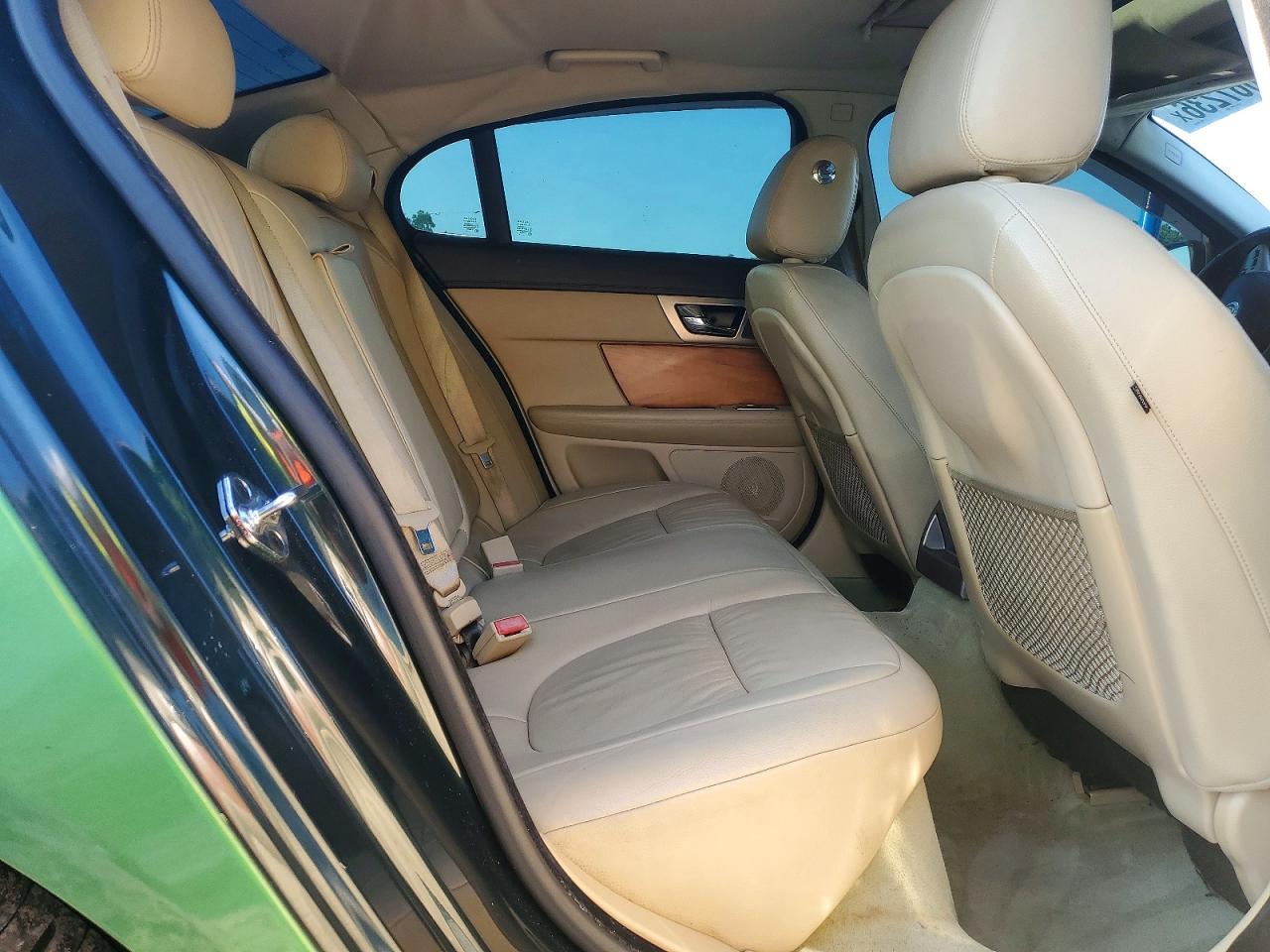 2010 Jaguar Xf Luxury Green vin: SAJWA0FA5AHR54741