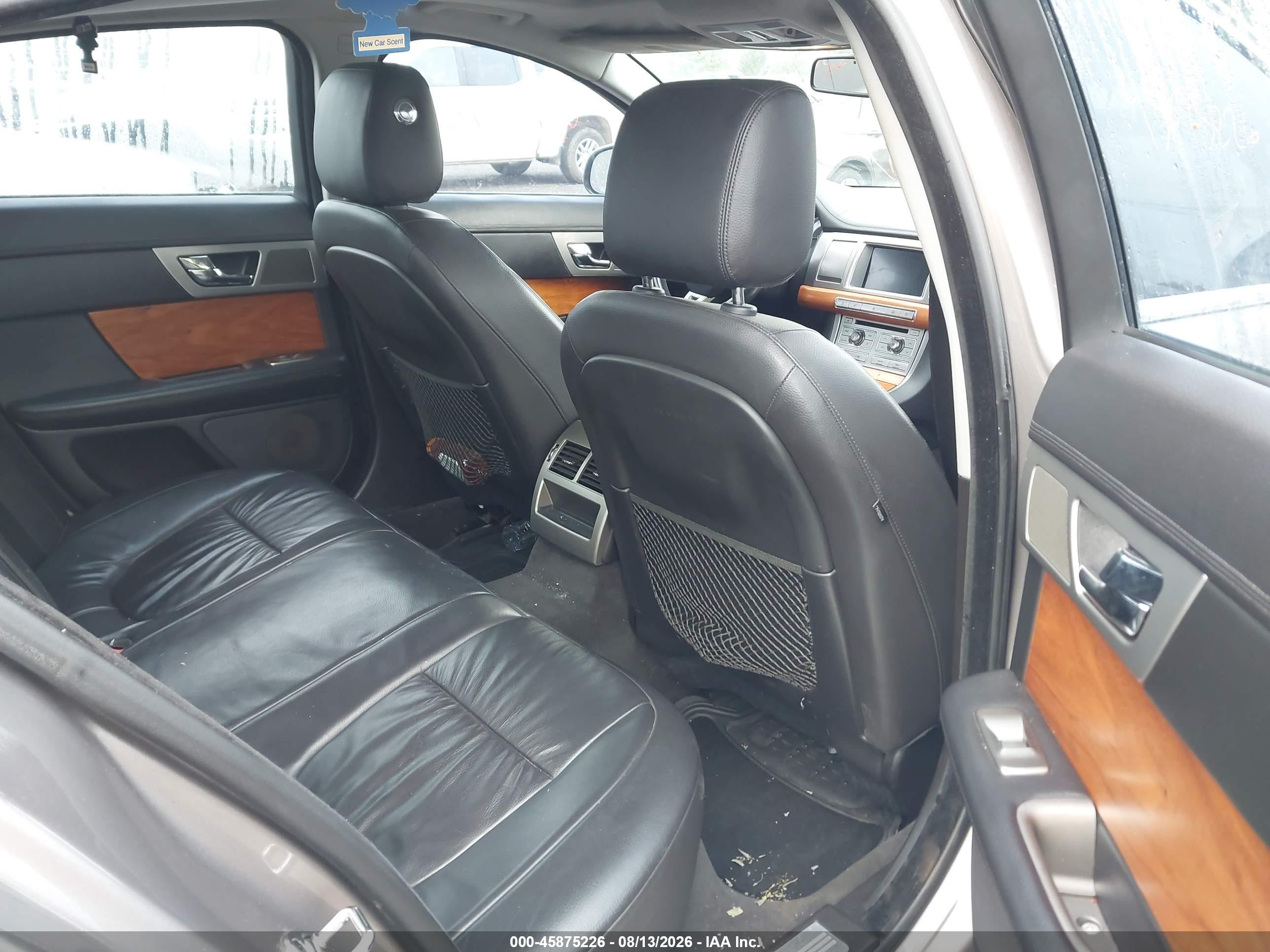 2010 Jaguar Xf   Gray vin: SAJWA0FA7AHR53607