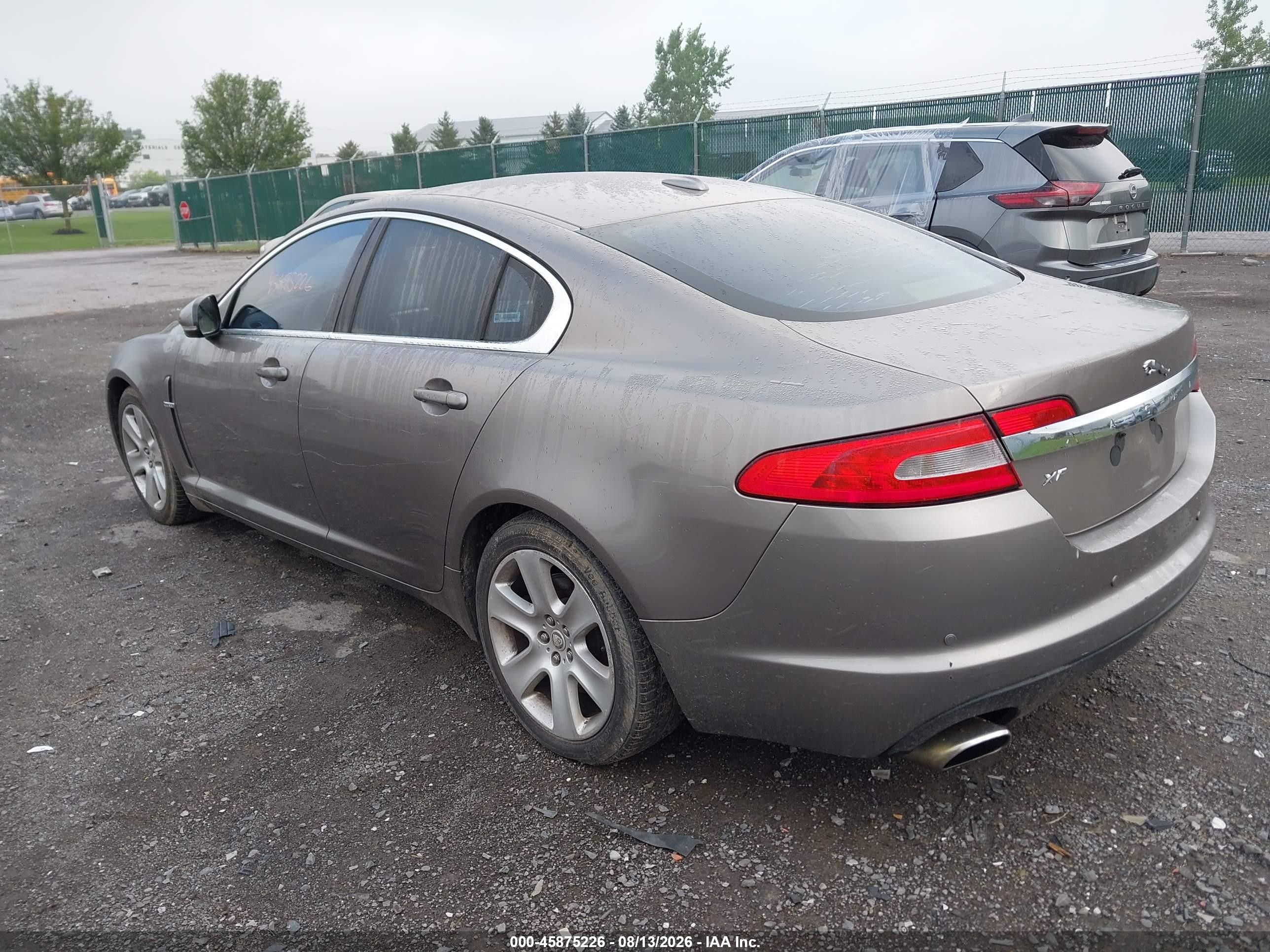 2010 Jaguar Xf   Gray vin: SAJWA0FA7AHR53607