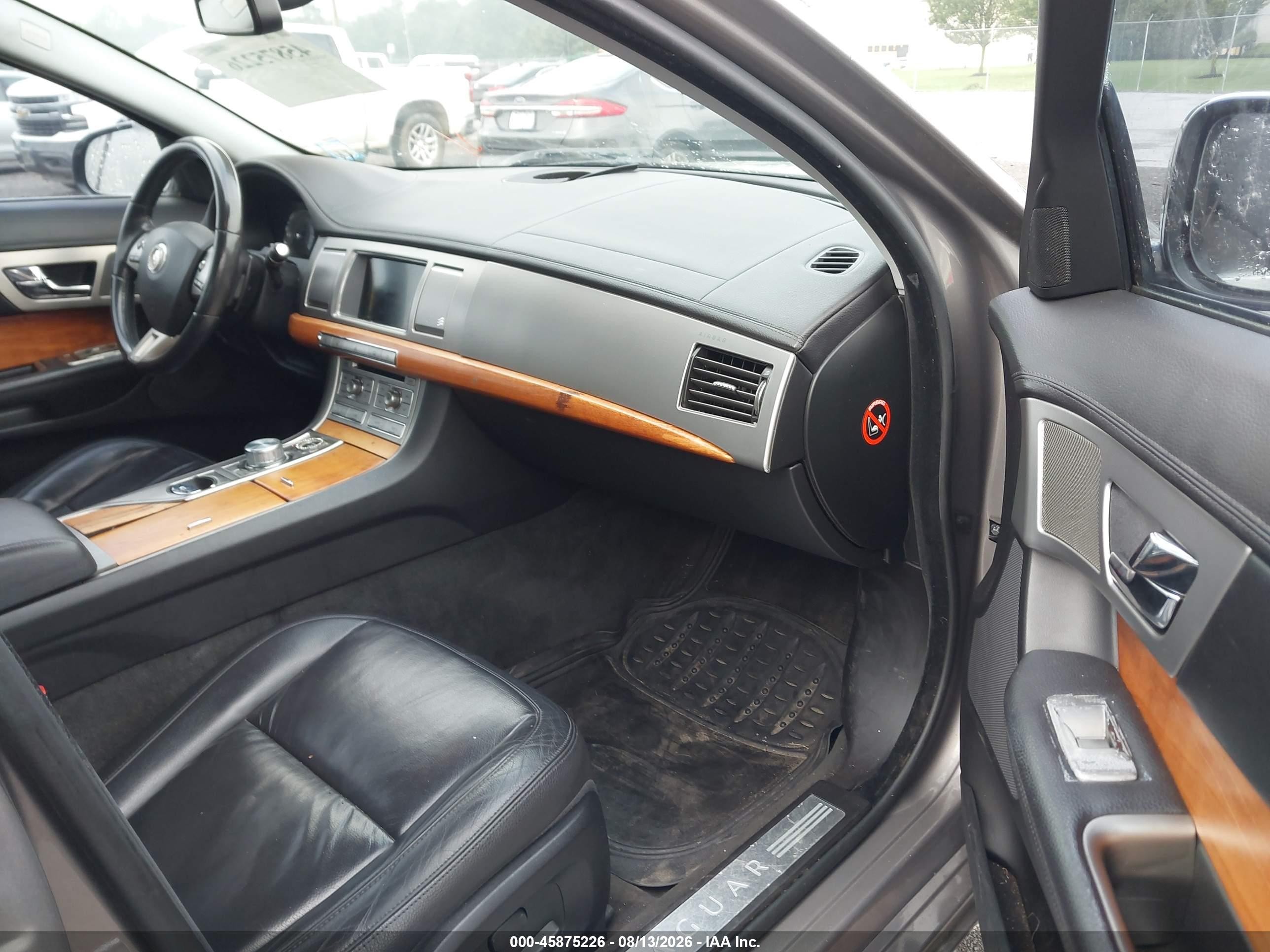 2010 Jaguar Xf   Gray vin: SAJWA0FA7AHR53607