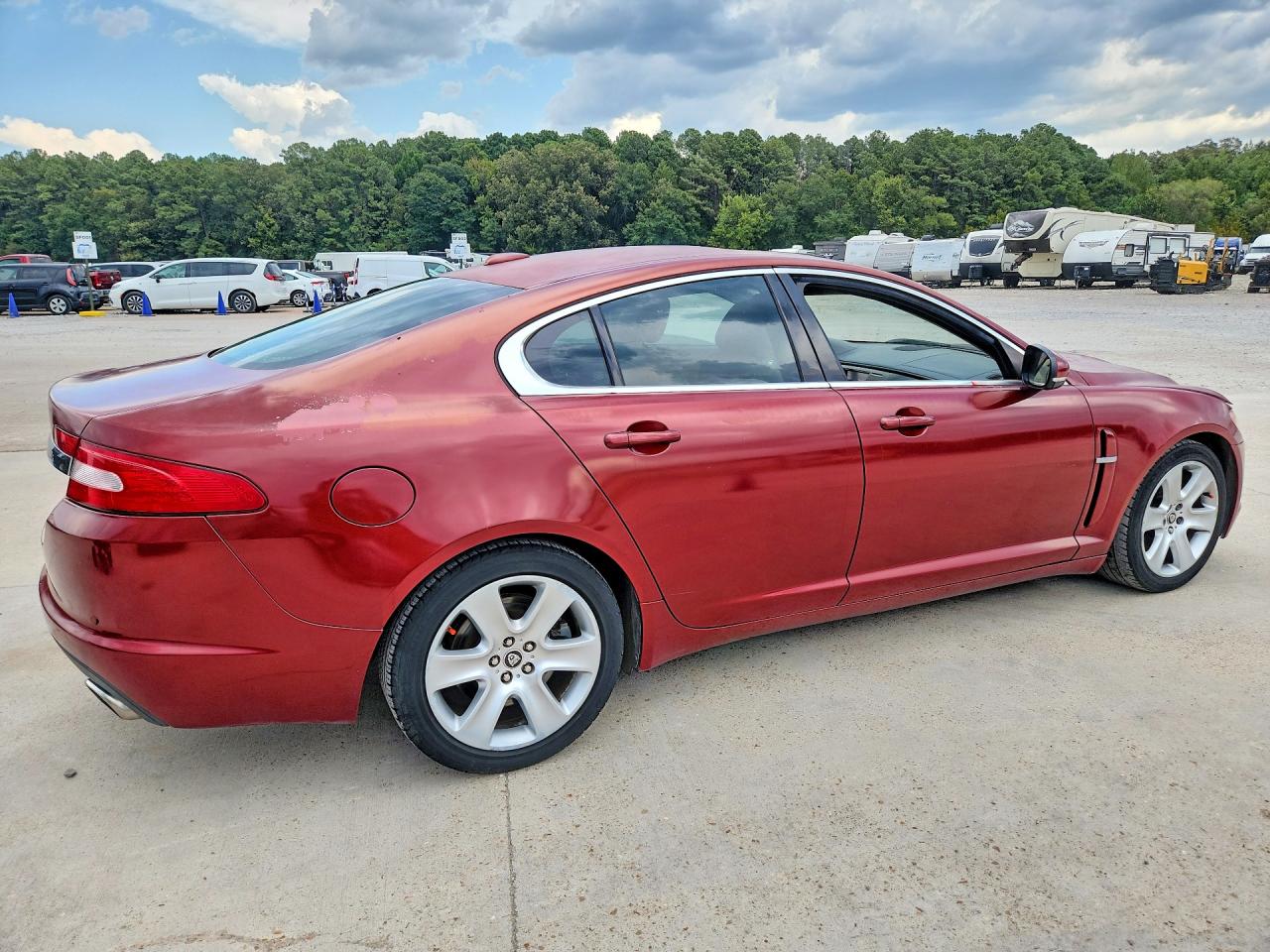2010 Jaguar Xf Luxury Red vin: SAJWA0FA7AHR64879
