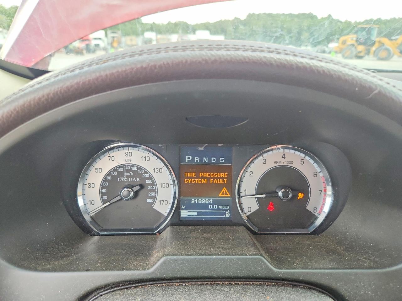 2010 Jaguar Xf Luxury Red vin: SAJWA0FA7AHR64879