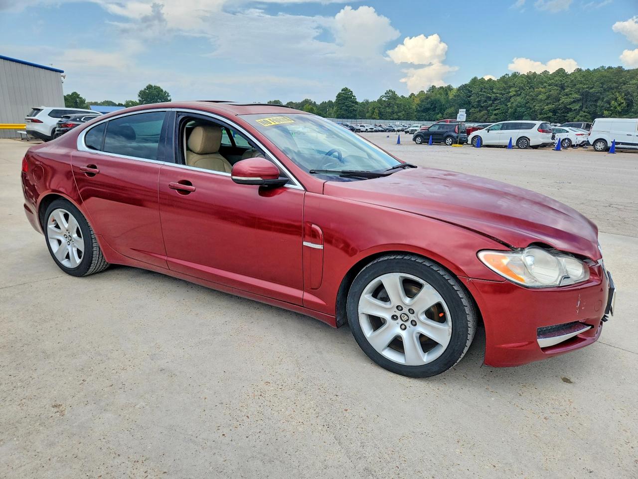 2010 Jaguar Xf Luxury Red vin: SAJWA0FA7AHR64879