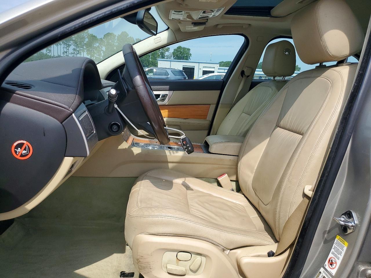 2010 Jaguar Xf Luxury Silver vin: SAJWA0FA8AHR56032