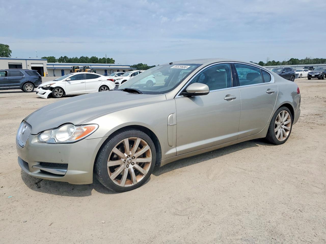 2010 Jaguar Xf Luxury Silver vin: SAJWA0FA8AHR56032