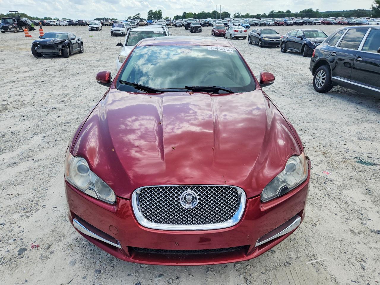 2010 Jaguar Xf Luxury Красный vin: SAJWA0FA8AHR65894