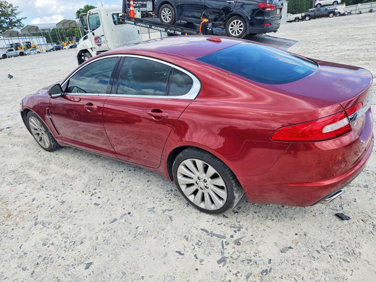 2010 Jaguar Xf Luxury Красный vin: SAJWA0FA8AHR65894
