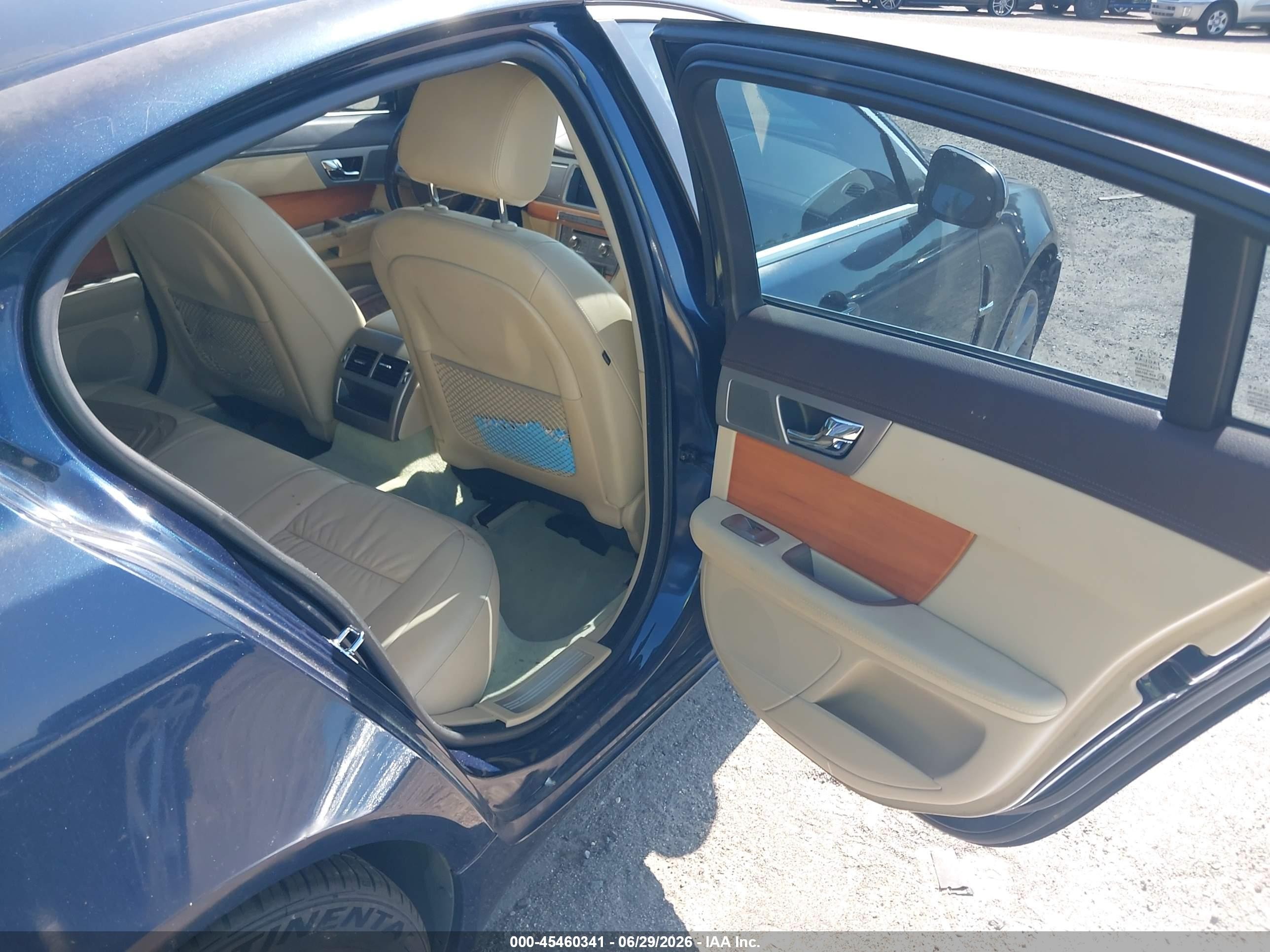 2010 Jaguar Xf   Blue vin: SAJWA0FA9AHR53818