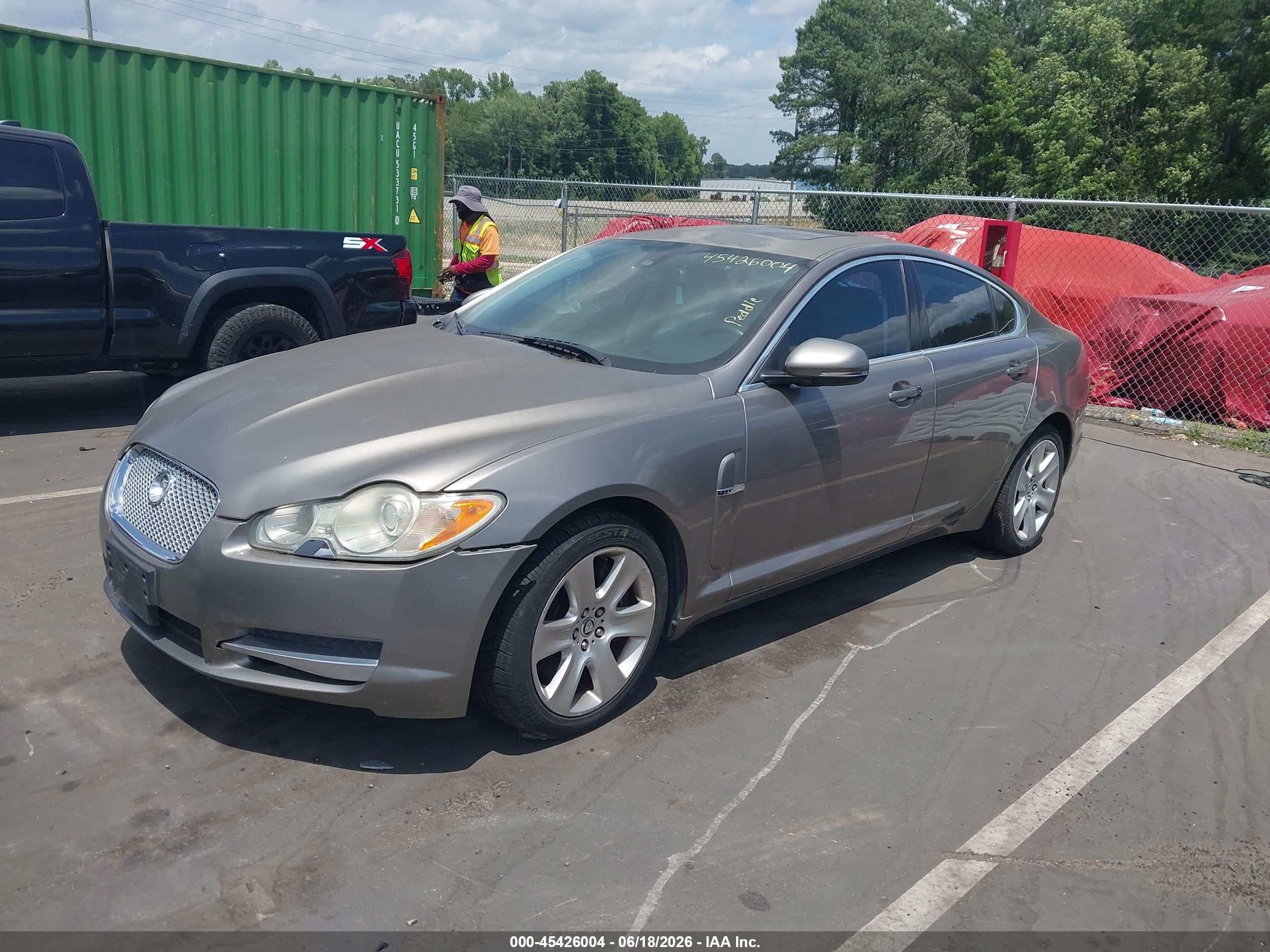 2011 Jaguar Xf   Silver vin: SAJWA0FB1BLR85007
