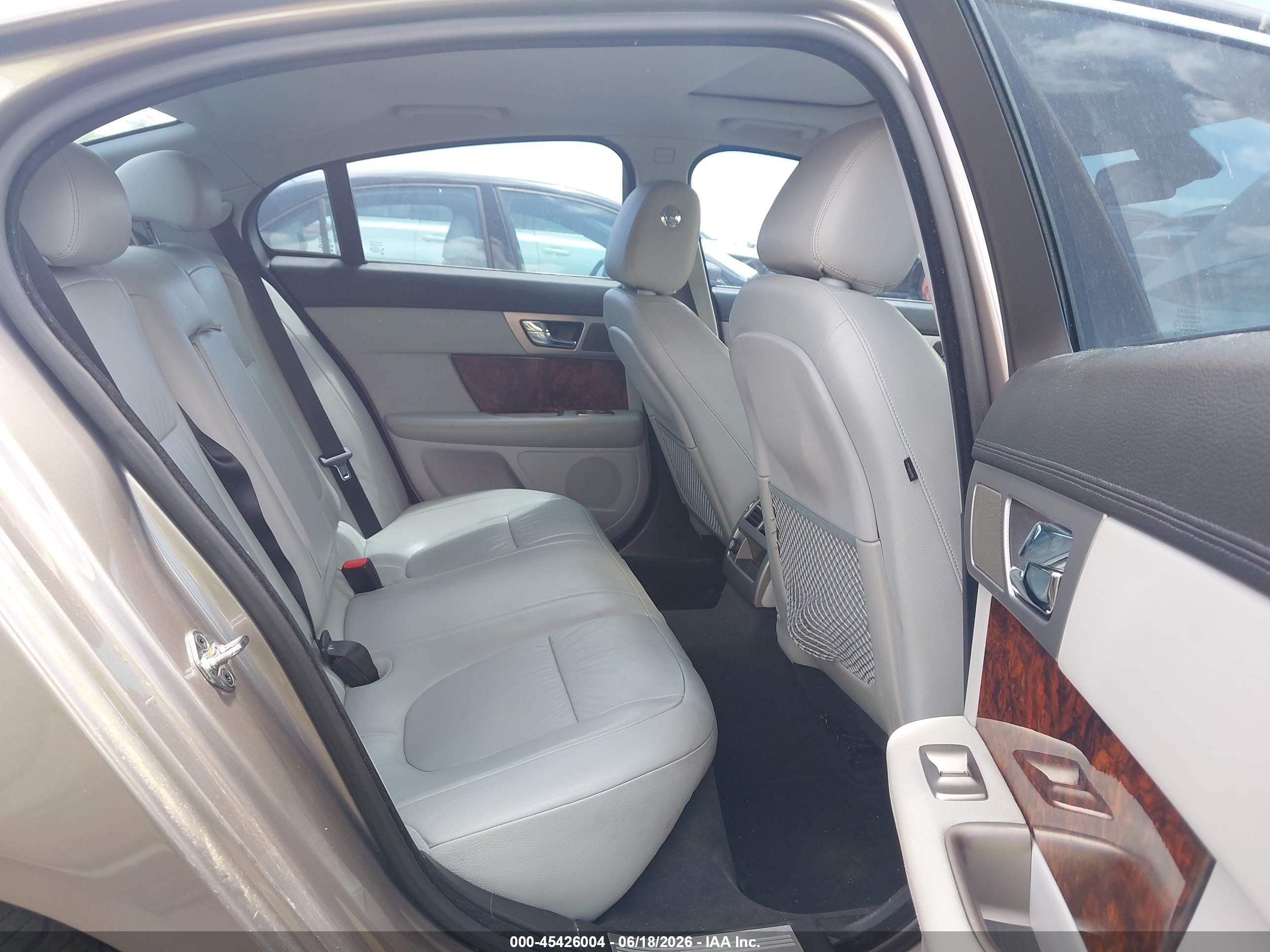 2011 Jaguar Xf   Silver vin: SAJWA0FB1BLR85007